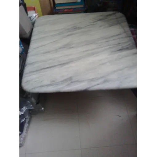 Table basse en marbre Bon état reconditionné disponible sur Rakuten