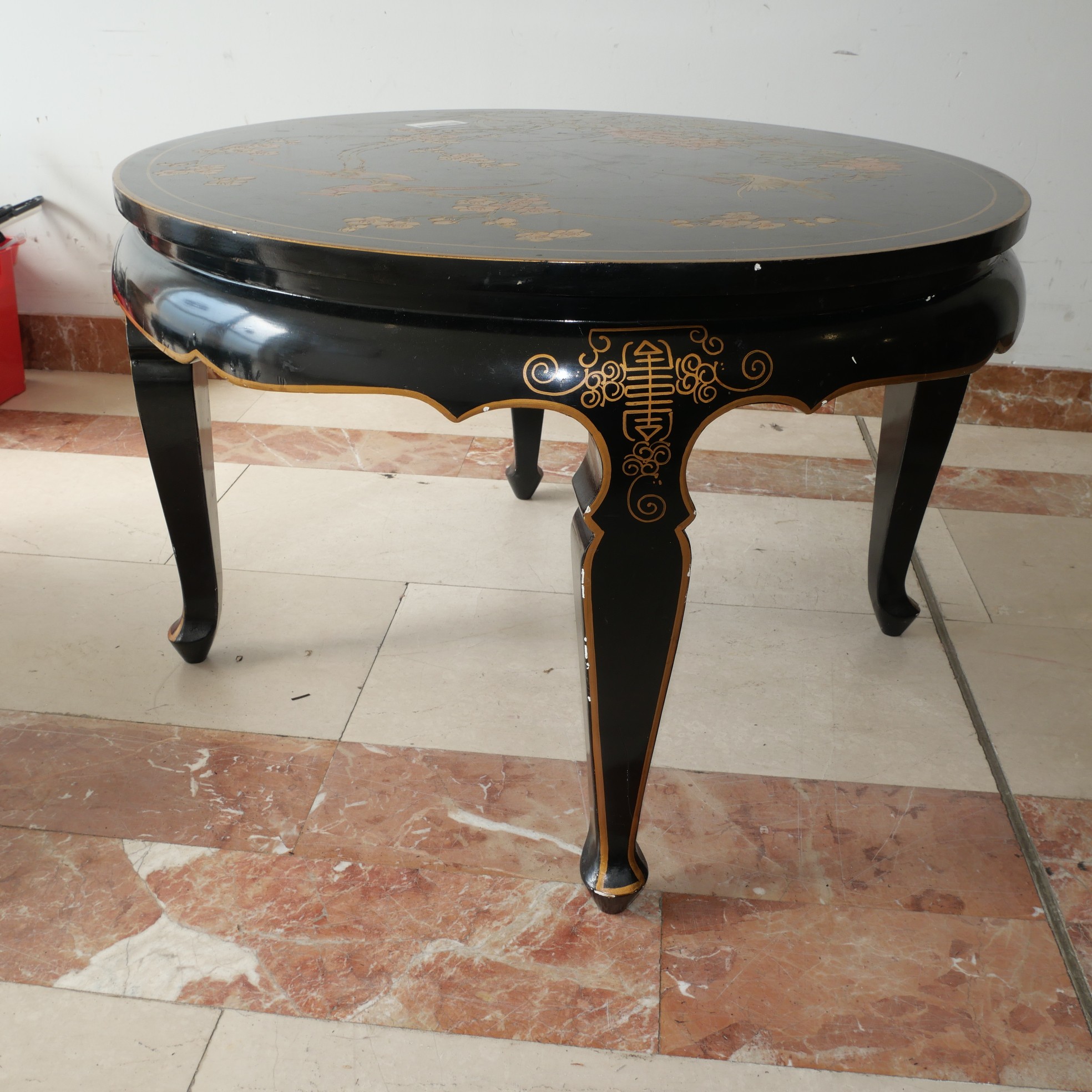 Voir photo 11 de Table basse gigogne ronde d'inspiration asiatique en bois laqué noir Table basse gigogne ronde d'inspiration asiatique en bois laqué noir Bon état reconditionné photo 11