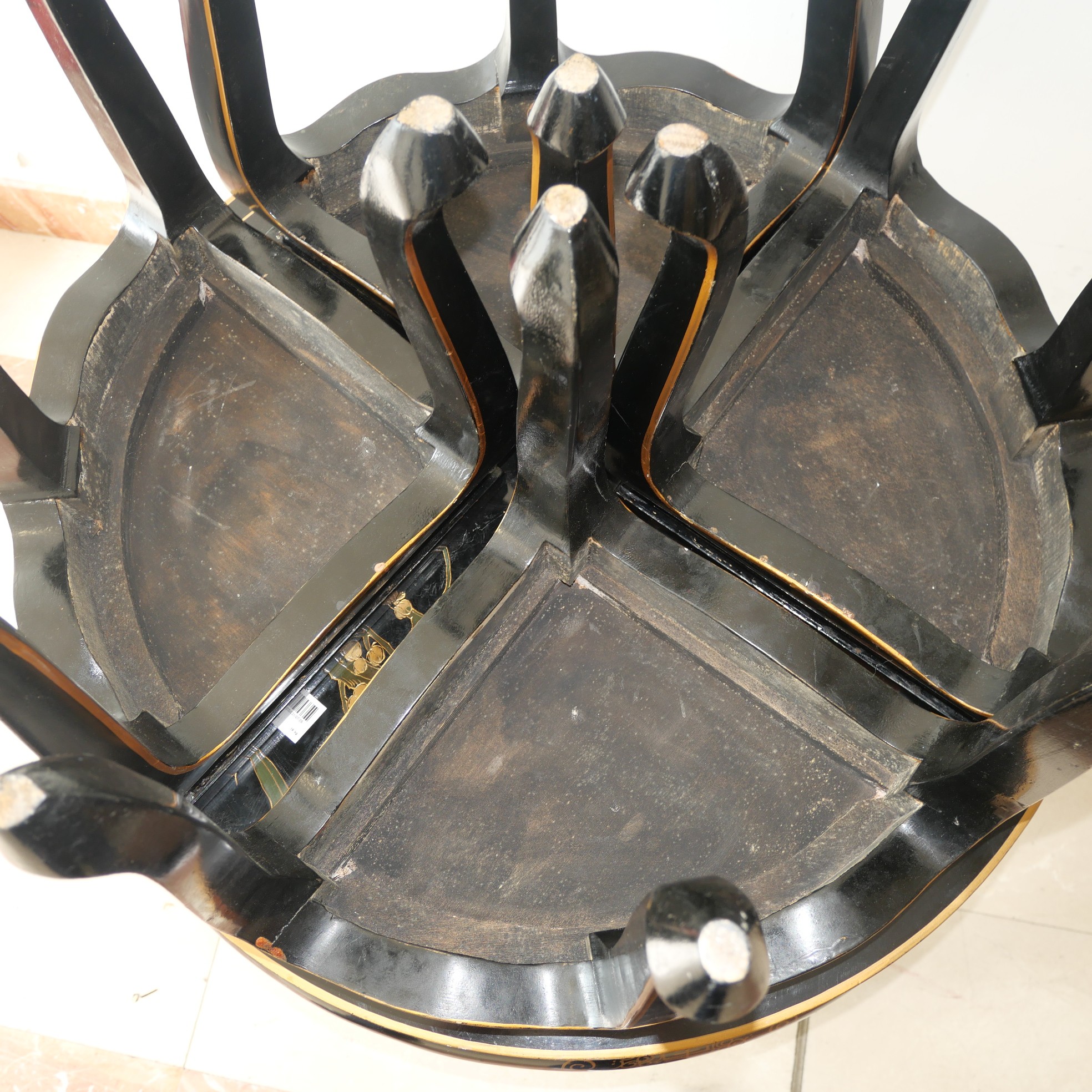 Voir photo 13 de Table basse gigogne ronde d'inspiration asiatique en bois laqué noir Table basse gigogne ronde d'inspiration asiatique en bois laqué noir Bon état reconditionné photo 13
