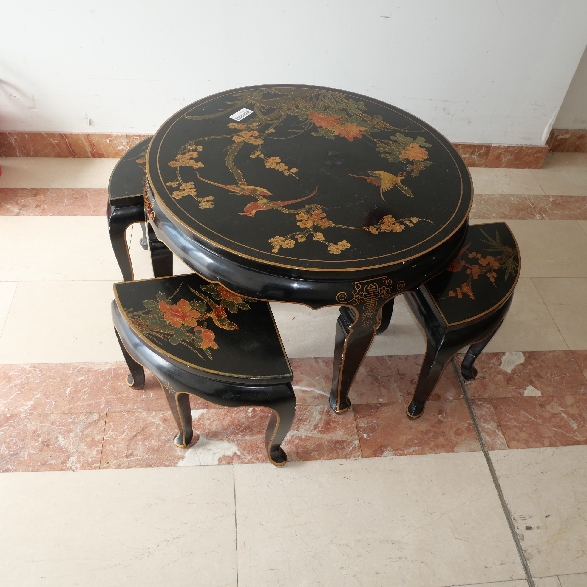 Voir photo 2 de Table basse gigogne ronde d'inspiration asiatique en bois laqué noir Table basse gigogne ronde d'inspiration asiatique en bois laqué noir Bon état reconditionné photo 2