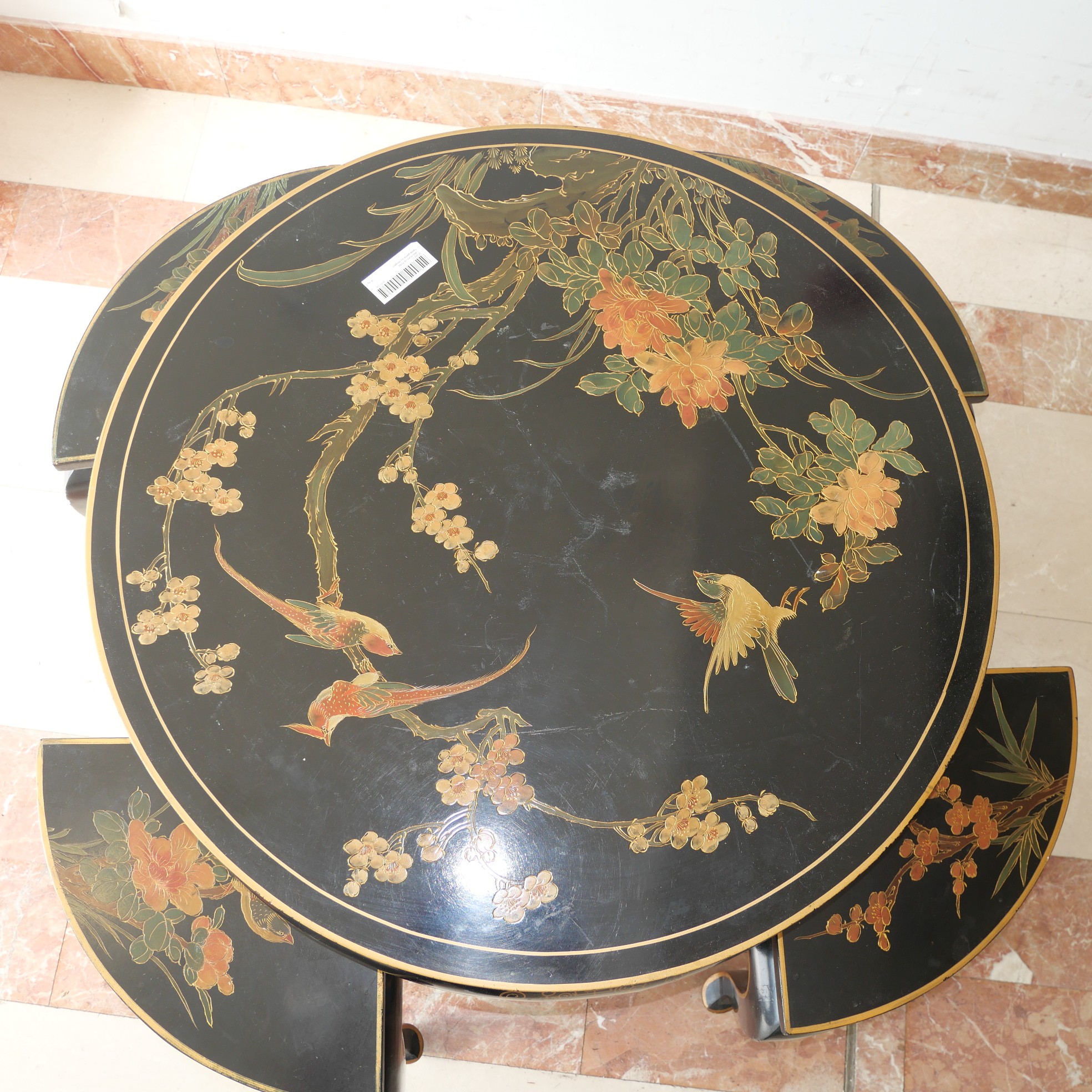 Voir photo 9 de Table basse gigogne ronde d'inspiration asiatique en bois laqué noir Table basse gigogne ronde d'inspiration asiatique en bois laqué noir Bon état reconditionné photo 9