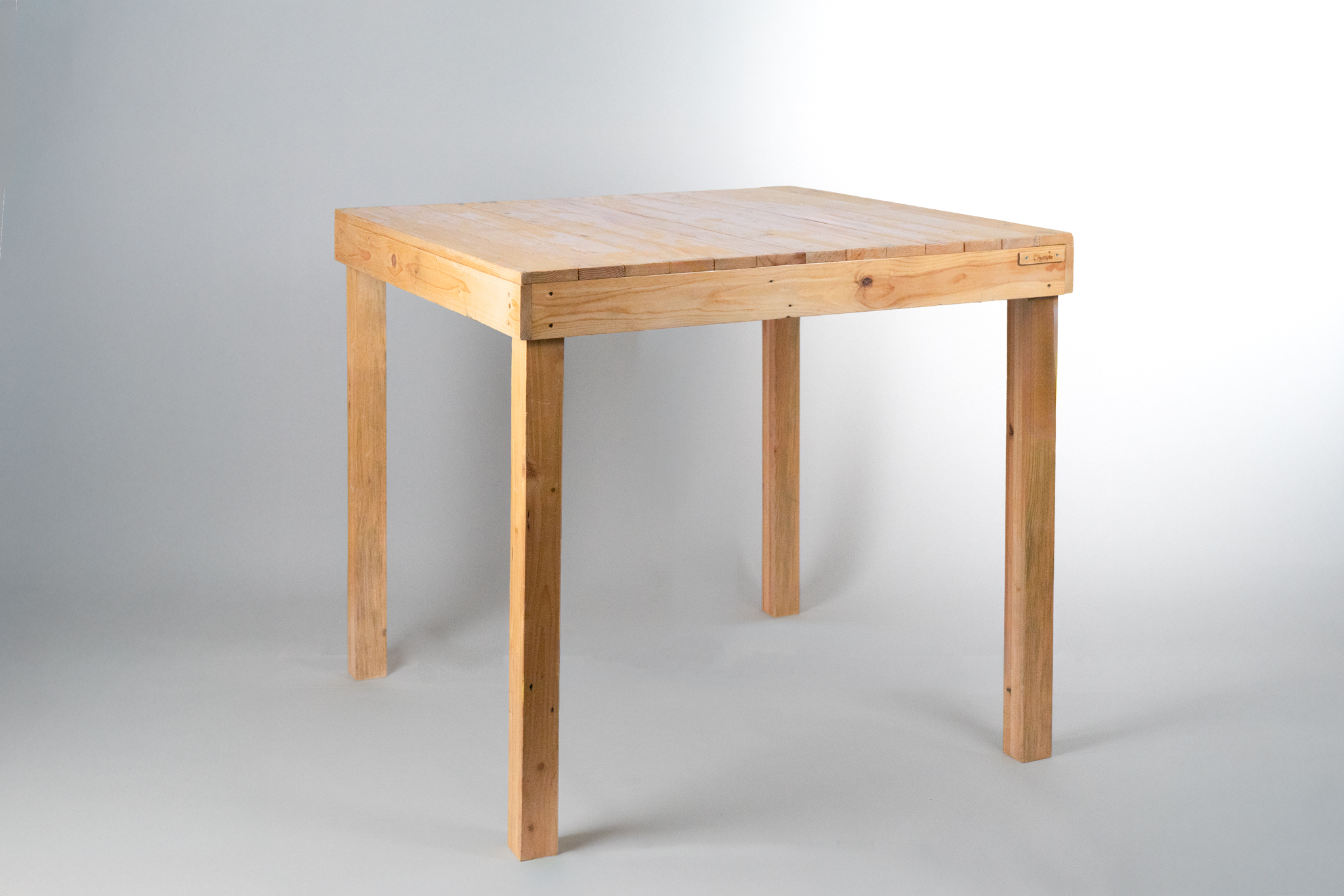 Table carrée en bois recyclé Parfait état - alternatives disponibles sur Dero Table carrée en bois recyclé Parfait état reconditionné (offre indisponible)
