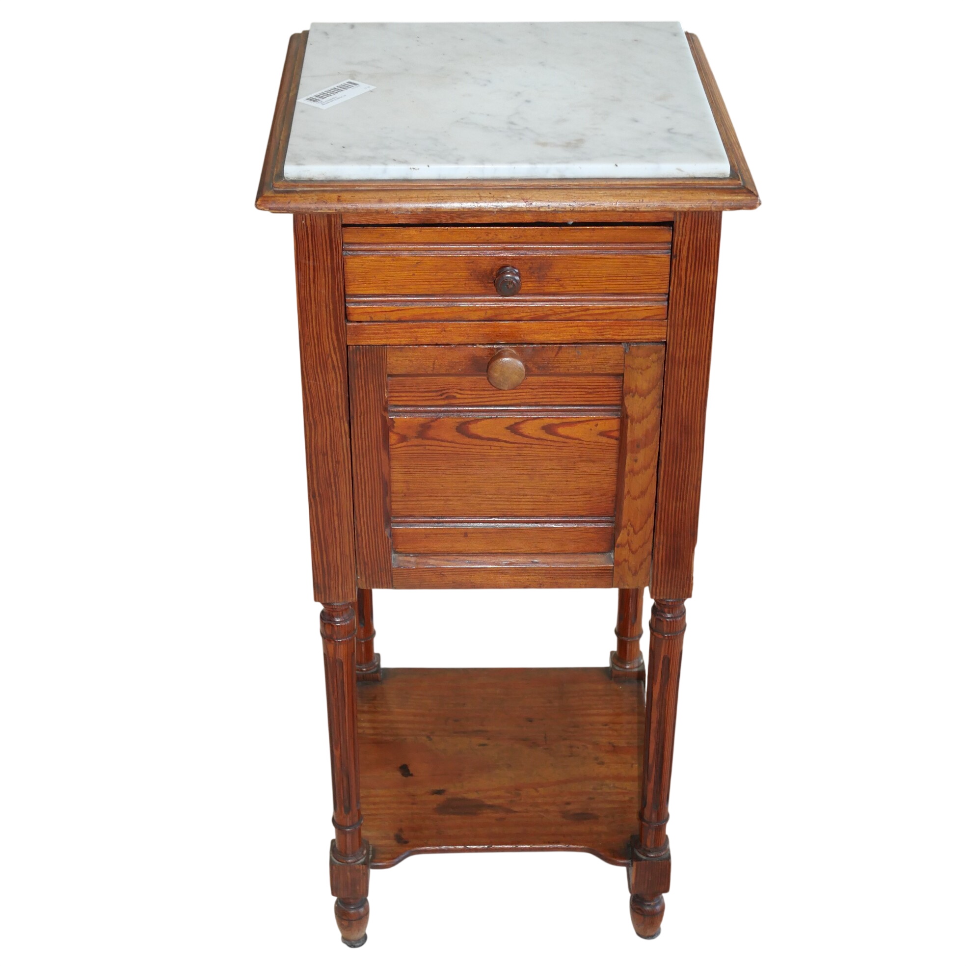 Table d'appoint avec plateau en marbre Bon état - 19,50 € Table d'appoint avec plateau en marbre Bon état reconditionné disponible sur Label Emmaüs