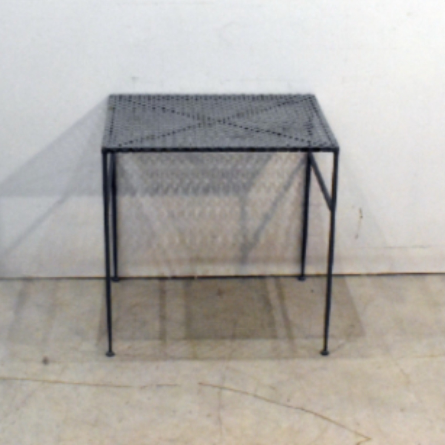 Voir photo 19 de Table d'Appoint - Tôle Perforée - Esprit Mathieu Mategot Table d'Appoint - Tôle Perforée - Esprit Mathieu Mategot Bon état reconditionné photo 19