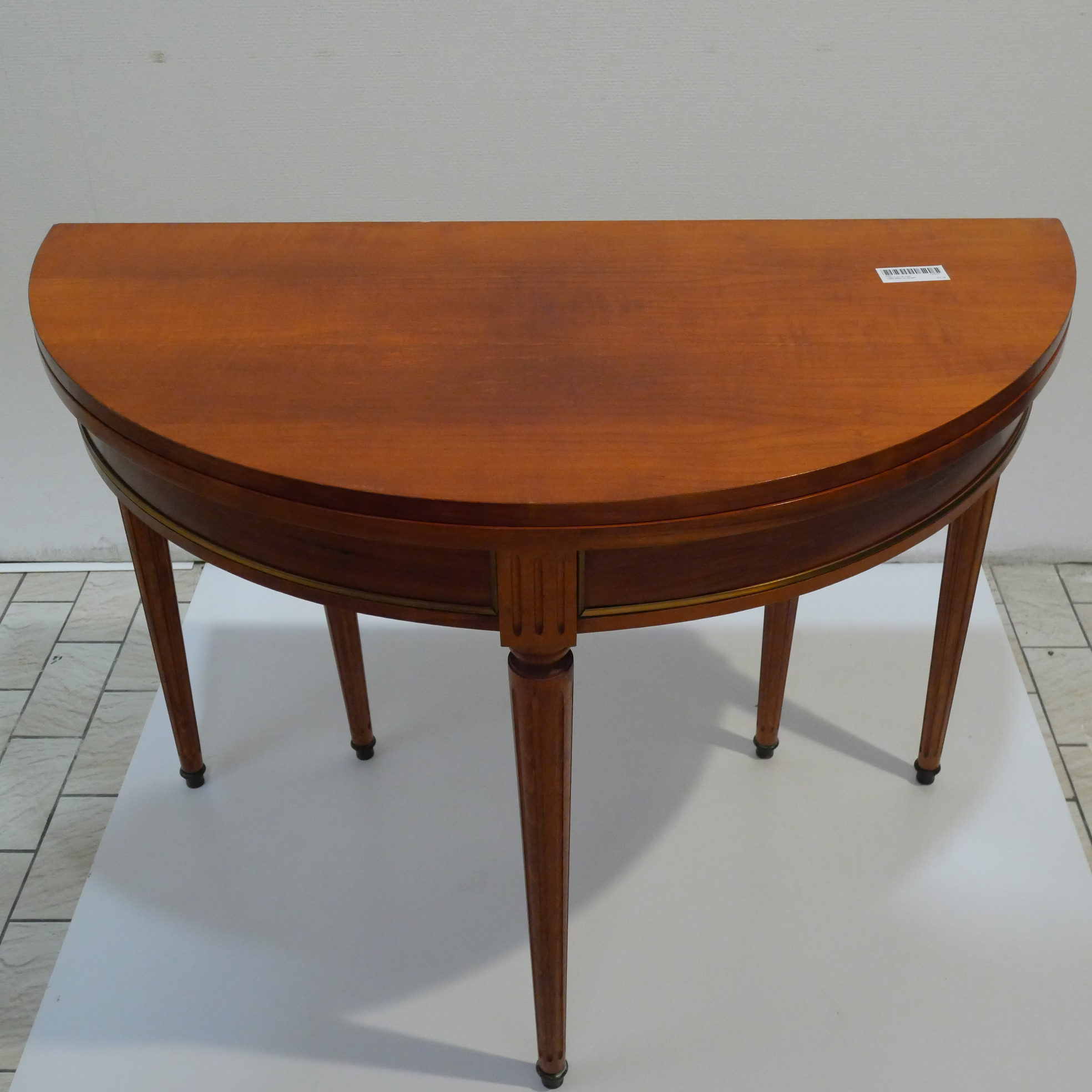 Voir photo 2 de Table demi-lune style Louis XVI transformable en table ronde Table demi-lune style Louis XVI transformable en table ronde Bon état reconditionné photo 2