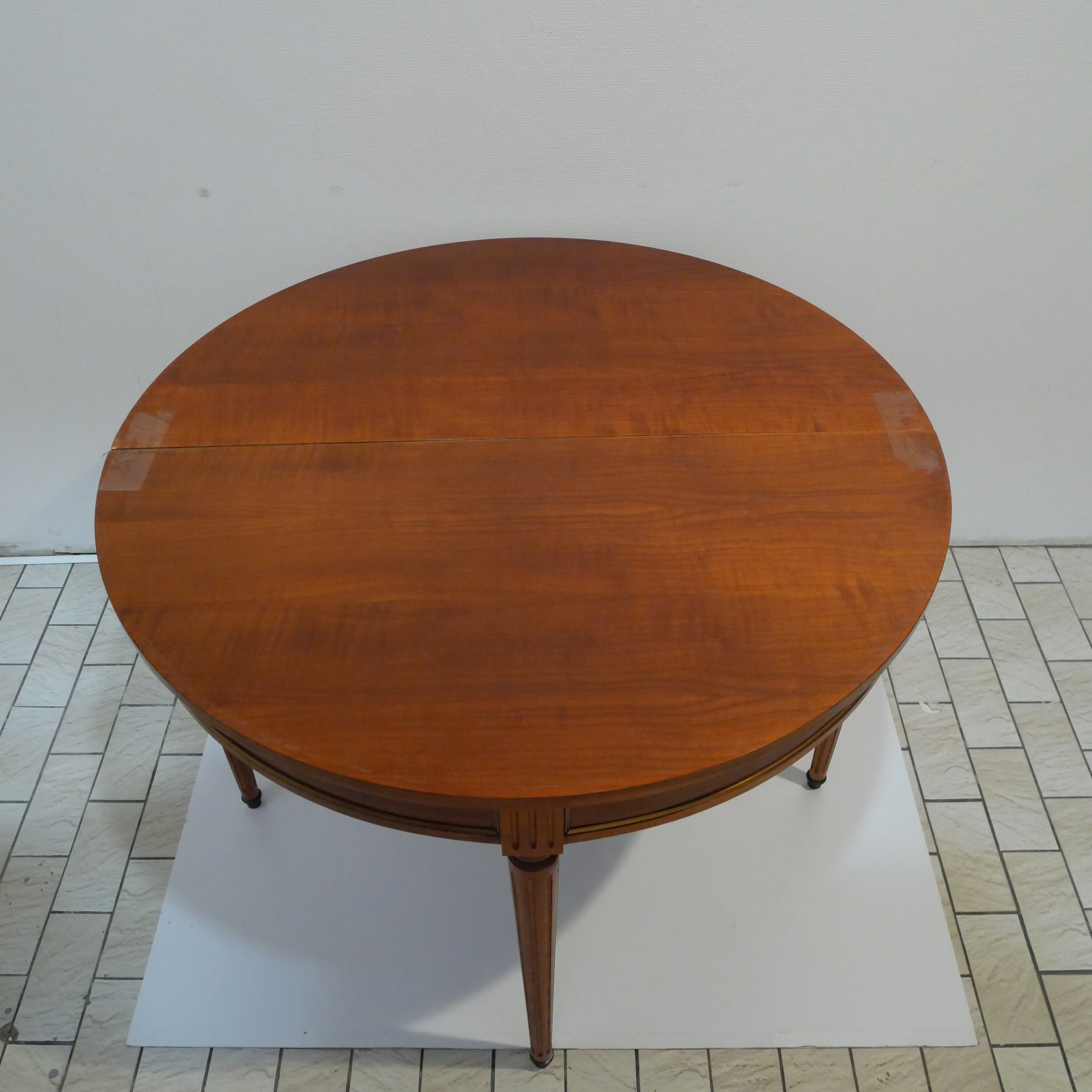Voir photo 3 de Table demi-lune style Louis XVI transformable en table ronde Table demi-lune style Louis XVI transformable en table ronde Bon état reconditionné photo 3