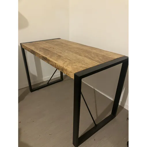 Table en bois massif manguier et acier style industriel Bon état reconditionné disponible sur Rakuten