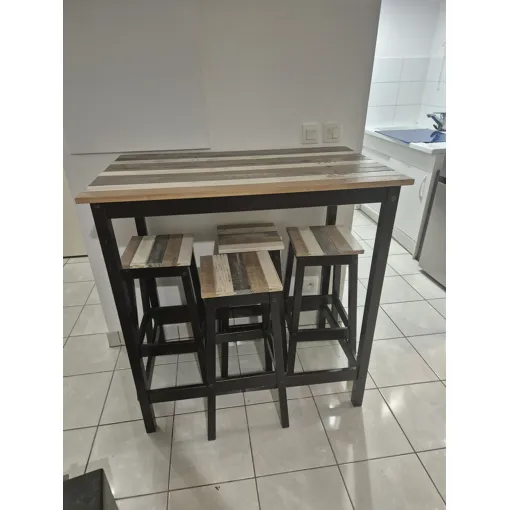 Table haute avec chaises Bon état reconditionné disponible sur Rakuten