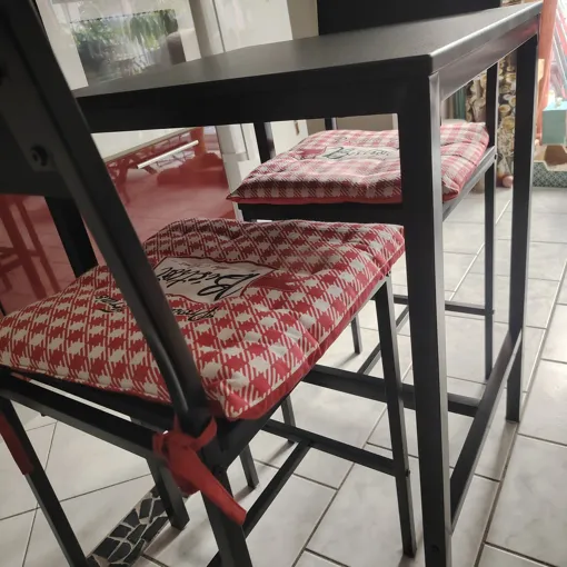 Table haute et 2 chaises Bon état reconditionné disponible sur Rakuten