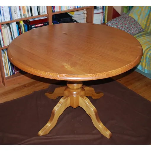 Table Ronde En Pin Massif Bon état reconditionné disponible sur Rakuten