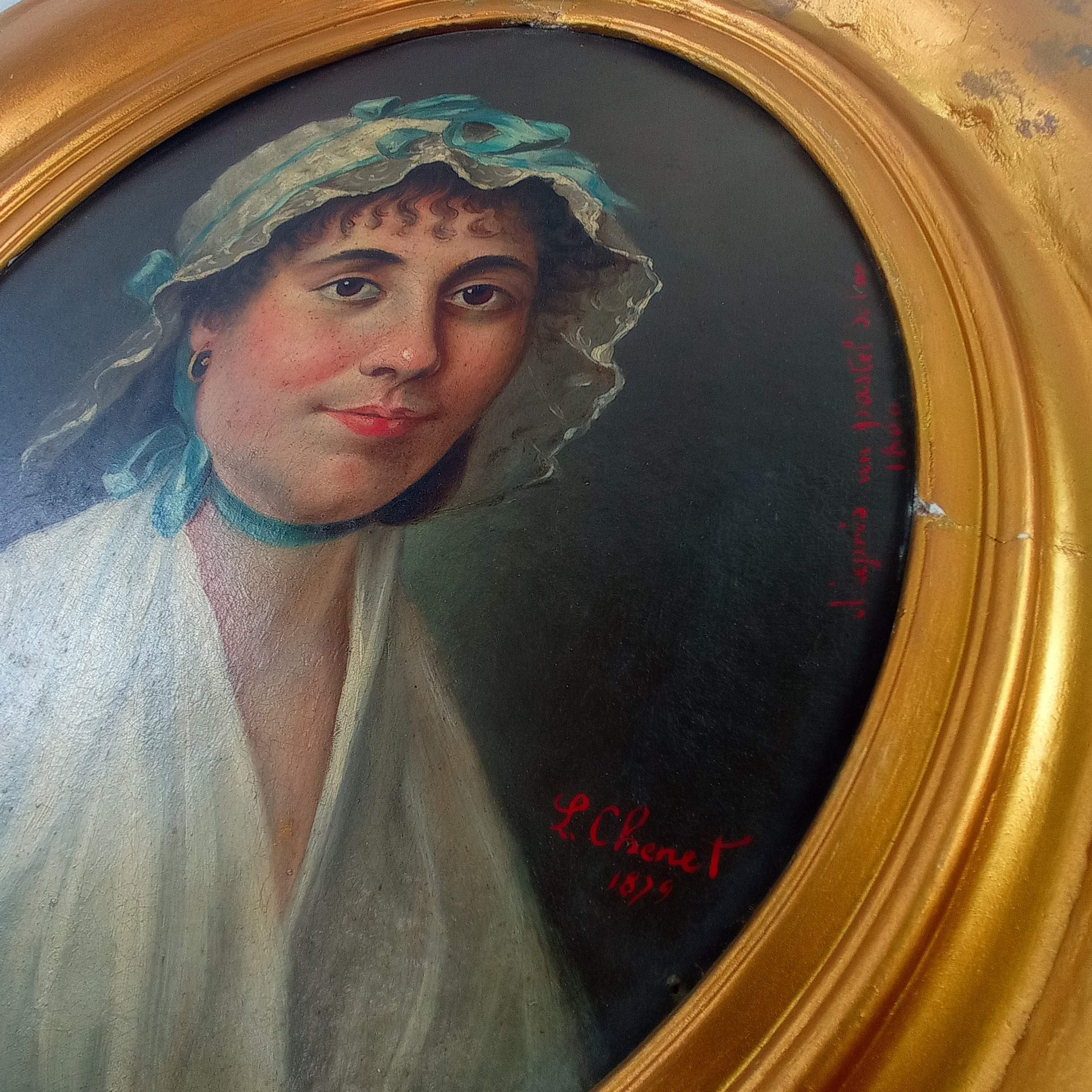 Voir photo 3 de Tableau ancien en médaillon , portrait, L. Chenet 1879, huile sur bois et renfort carton Tableau ancien en médaillon , portrait, L. Chenet 1879, huile sur bois et renfort carton État correct reconditionné photo 3