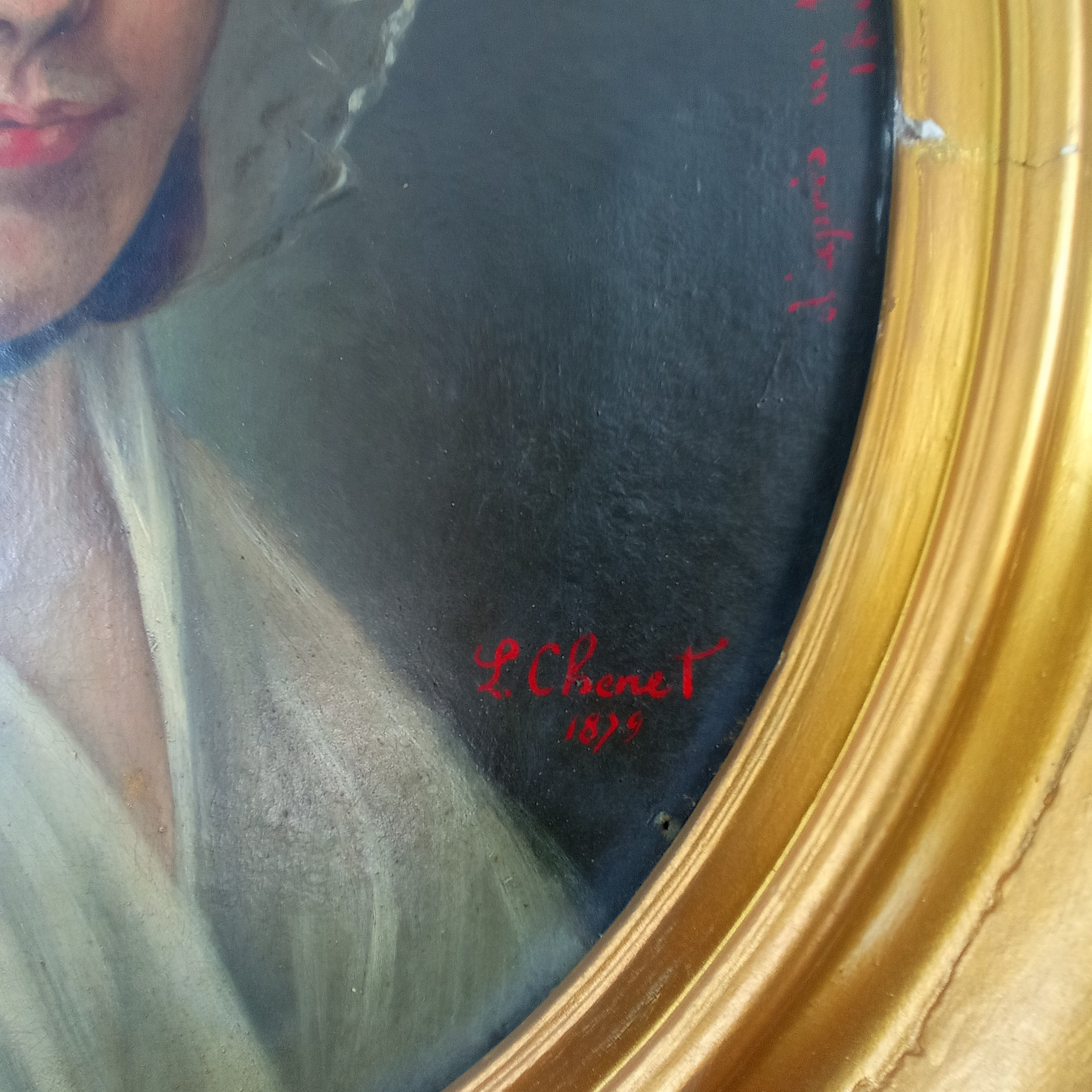 Voir photo 5 de Tableau ancien en médaillon , portrait, L. Chenet 1879, huile sur bois et renfort carton Tableau ancien en médaillon , portrait, L. Chenet 1879, huile sur bois et renfort carton État correct reconditionné photo 5