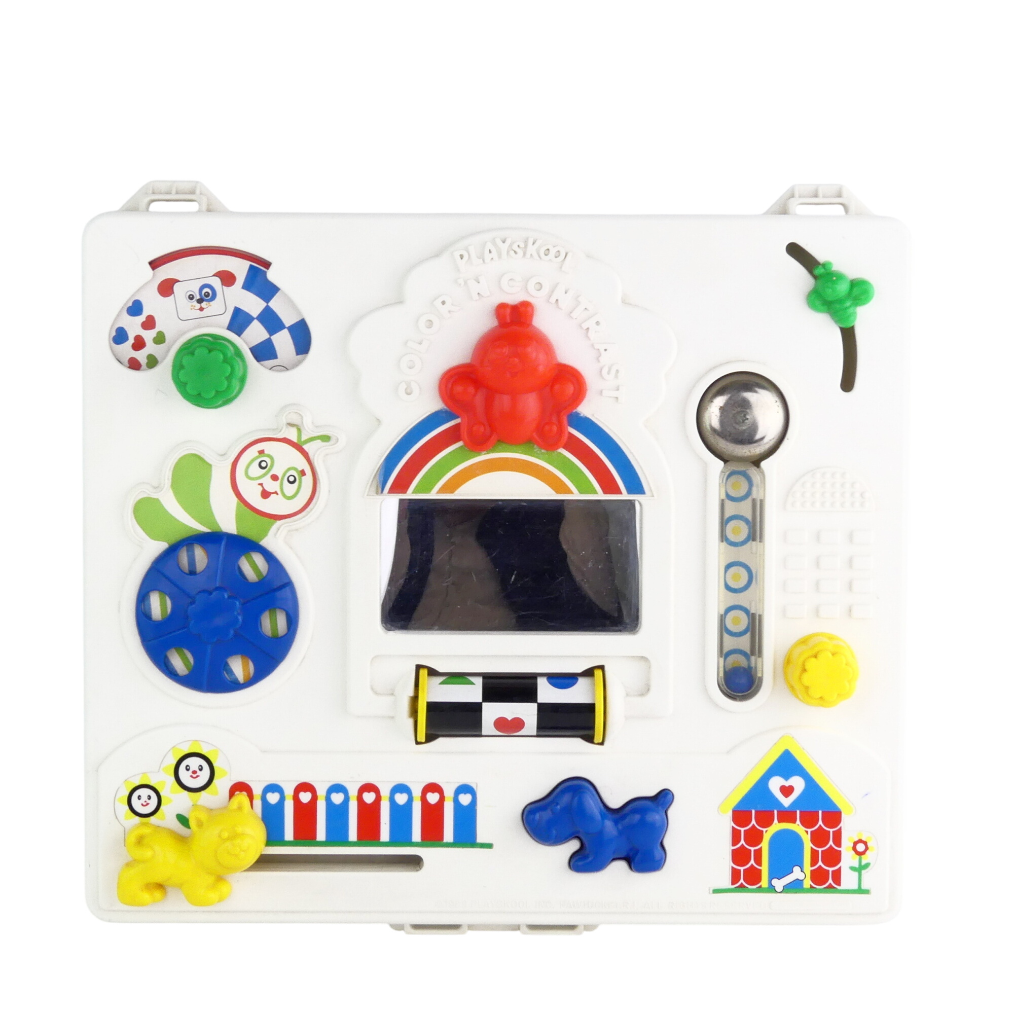 Tableau de jeu bébé : Playskool color in contrast 1989 État correct - 10,00 € Tableau de jeu bébé : Playskool color in contrast 1989 État correct reconditionné disponible sur Label Emmaüs