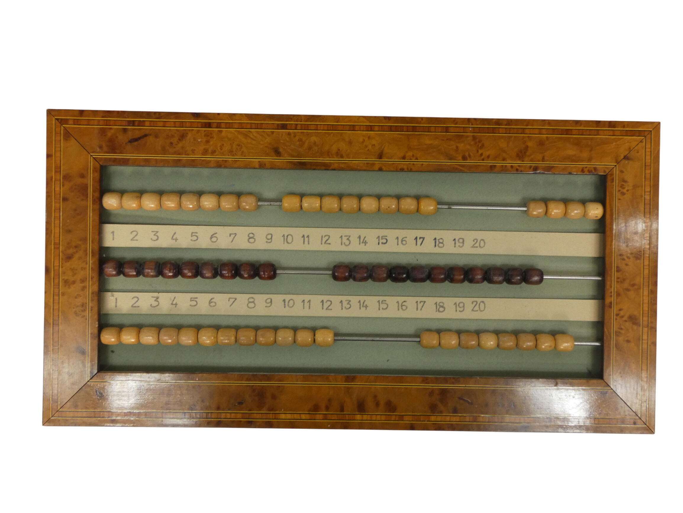 Tableau de score pour jeu de salon Bon état - 17,50 € Tableau de score pour jeu de salon Bon état reconditionné disponible sur Label Emmaüs