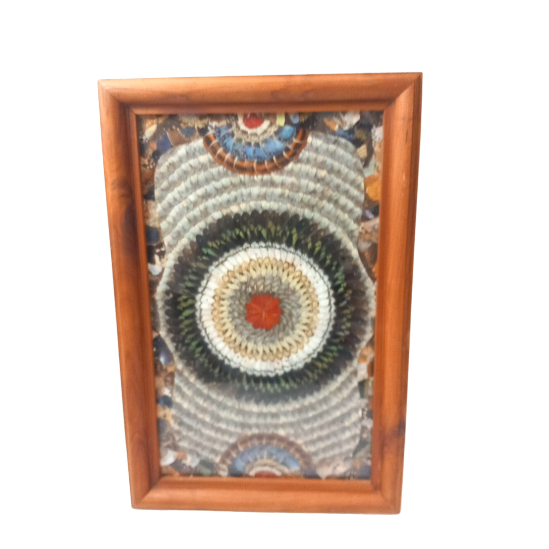 Tableau vintage décor en ailes de papillon style Art déco État correct - 35,00 € Tableau vintage décor en ailes de papillon style Art déco État correct reconditionné disponible sur Label Emmaüs