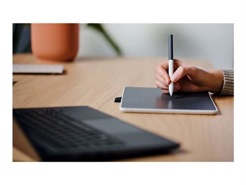 Tablette graphique avec stylet Wacom One S Noir État correct Wacom reconditionné disponible sur Fnac