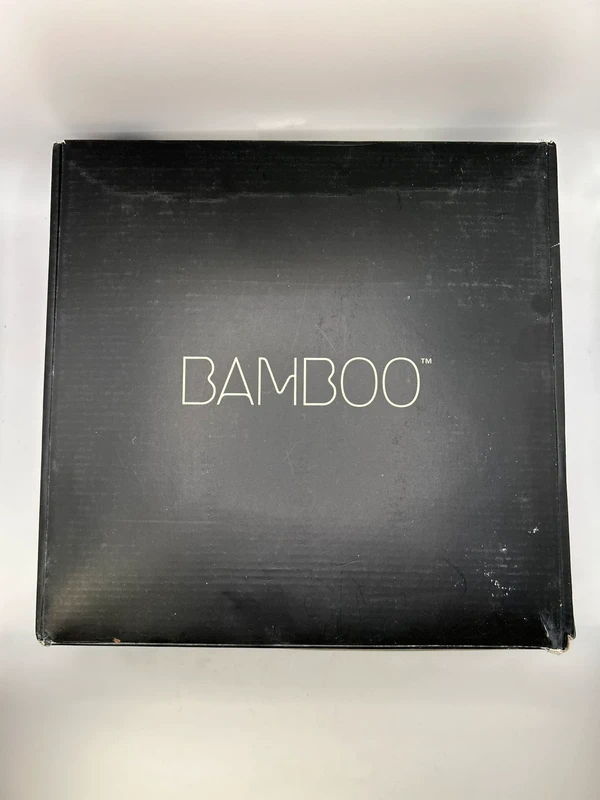 Voir photo 2 de Tablette graphique Wacom Bamboo MTE-450A avec boîte et CD d’installation Tablette graphique Wacom Bamboo MTE-450A avec boîte et CD d’installation État correct reconditionné photo 2