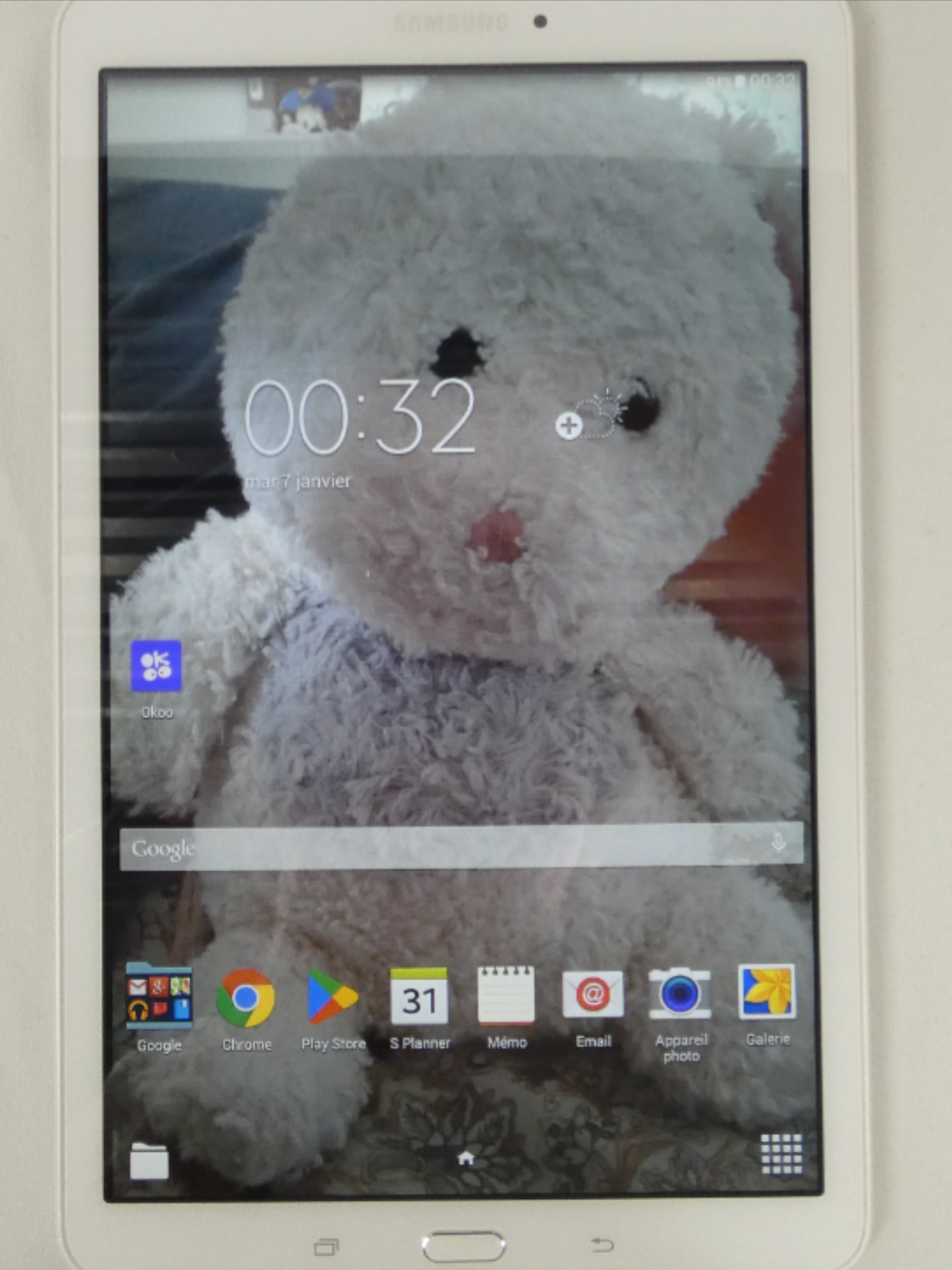 Voir photo 2 de Tablette SAMSUNG GALAXY E modèle SM-T560 de 2015 8 Go Tablette SAMSUNG GALAXY E modèle SM-T560 de 2015 8 Go Très bon état reconditionné photo 2