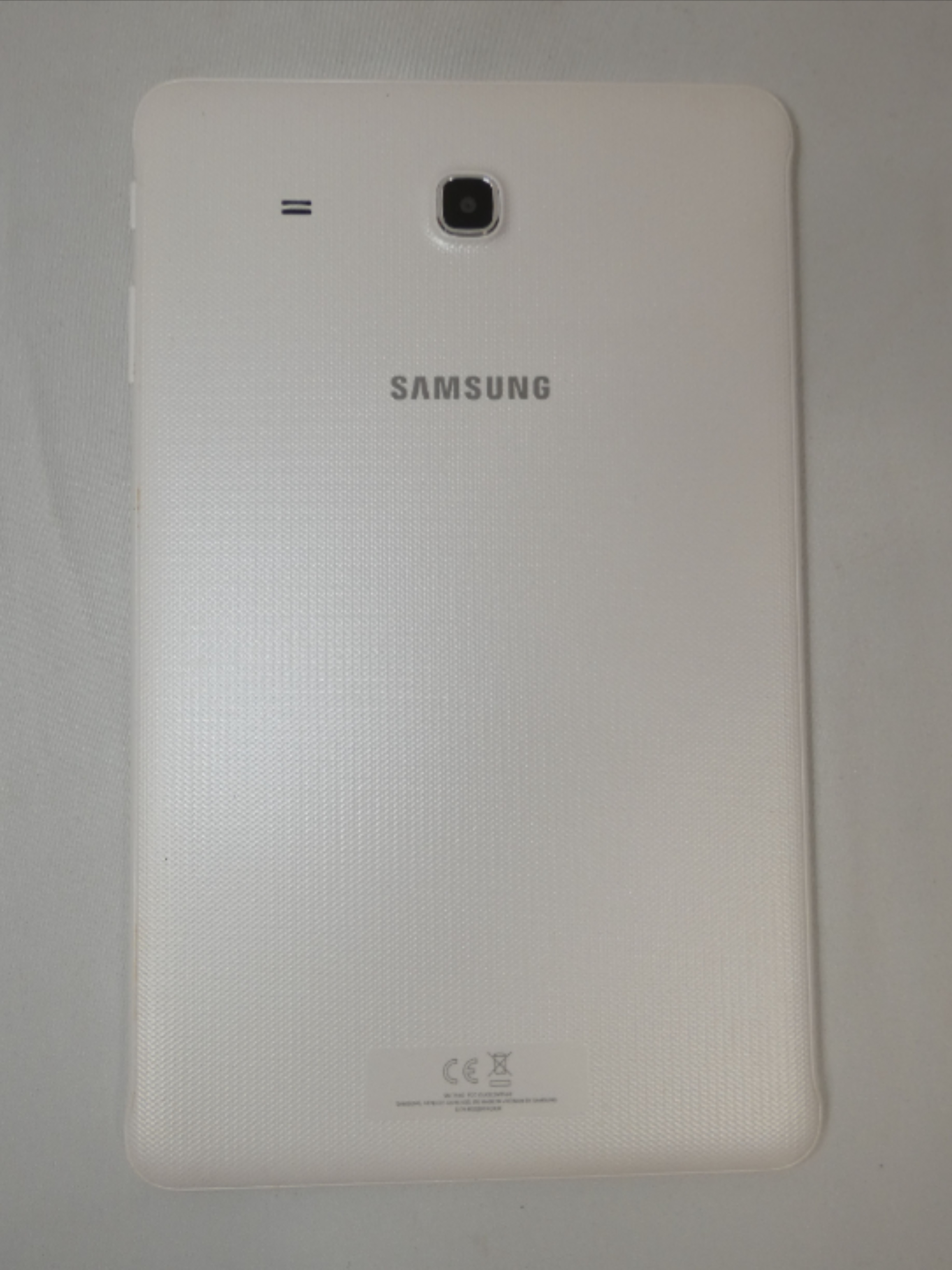 Voir photo 7 de Tablette SAMSUNG GALAXY E modèle SM-T560 de 2015 8 Go Tablette SAMSUNG GALAXY E modèle SM-T560 de 2015 8 Go Très bon état reconditionné photo 7