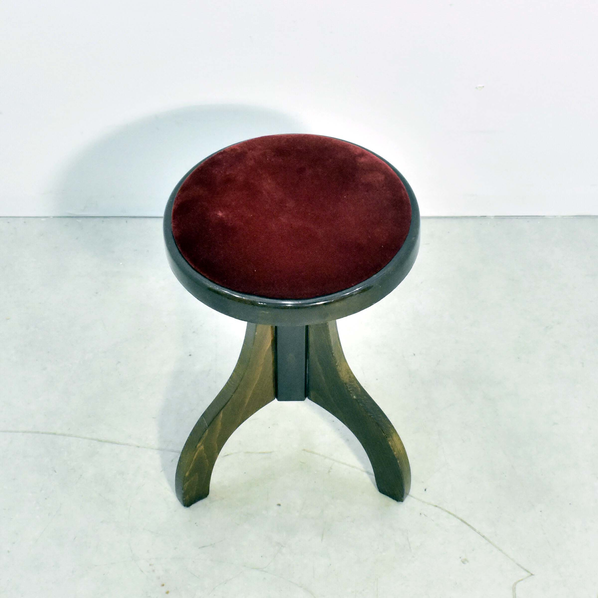 Voir photo 2 de Tabouret de Piano - Bois Laqué & Velours Rouge Tabouret de Piano - Bois Laqué & Velours Rouge Bon état reconditionné photo 2