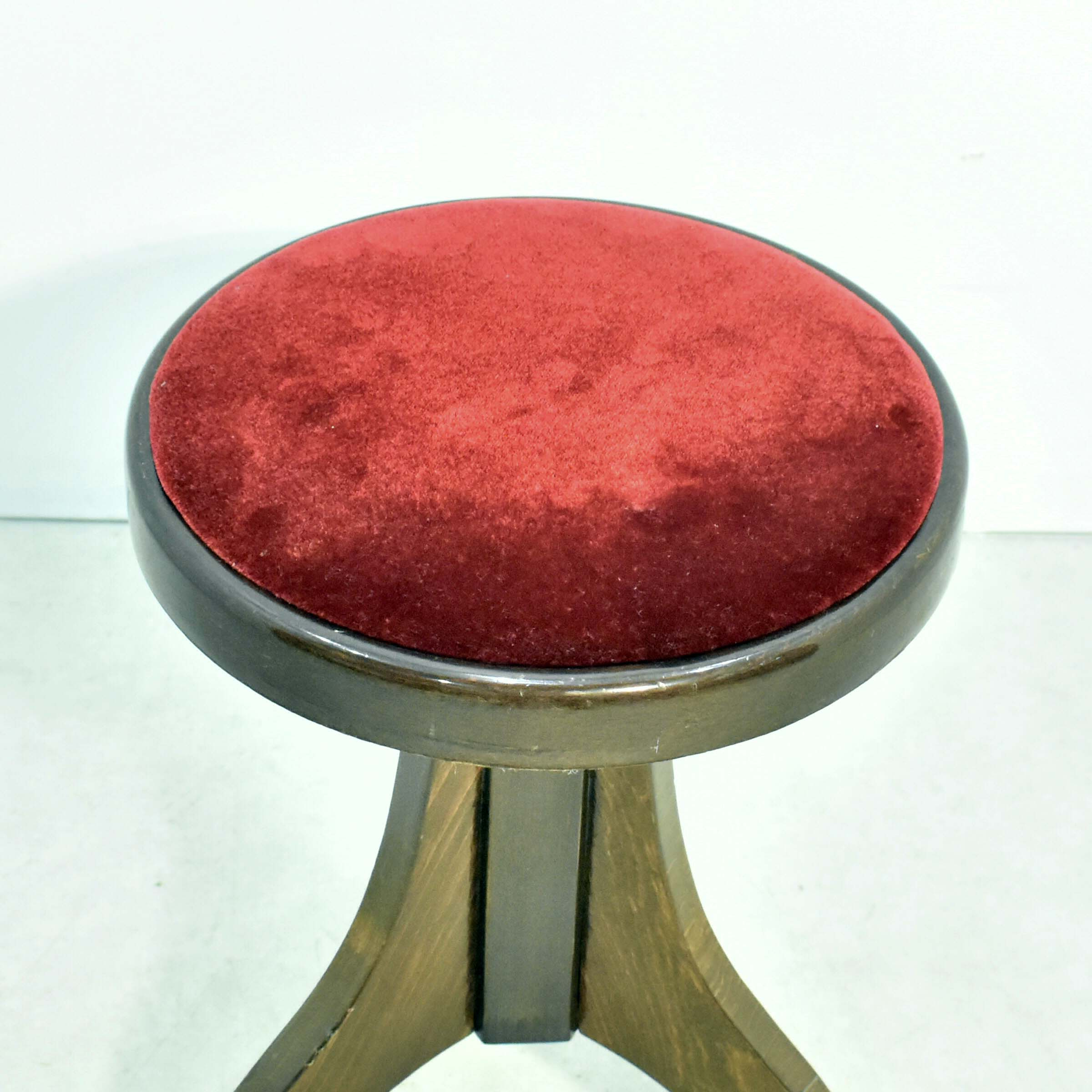 Voir photo 3 de Tabouret de Piano - Bois Laqué & Velours Rouge Tabouret de Piano - Bois Laqué & Velours Rouge Bon état reconditionné photo 3