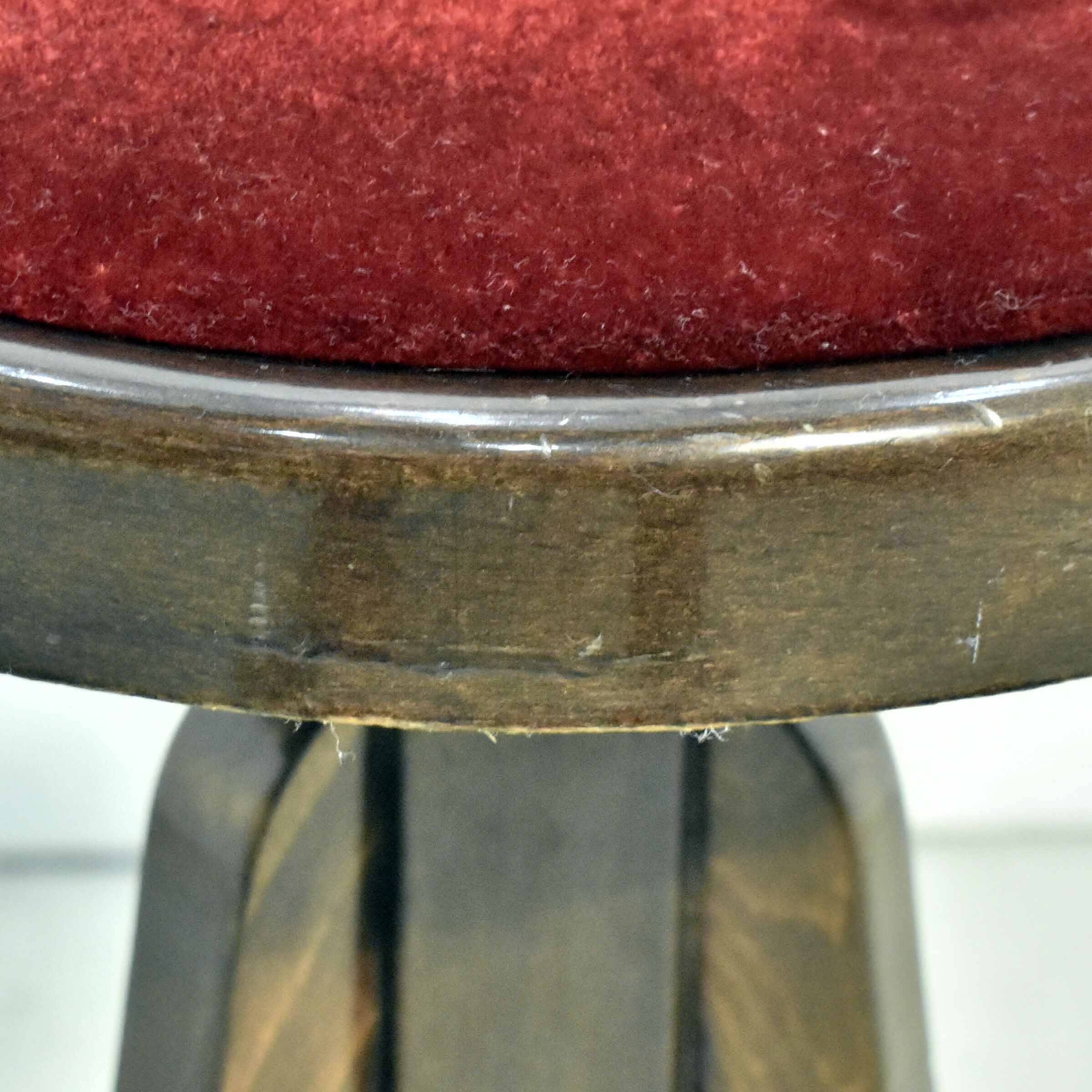 Voir photo 4 de Tabouret de Piano - Bois Laqué & Velours Rouge Tabouret de Piano - Bois Laqué & Velours Rouge Bon état reconditionné photo 4