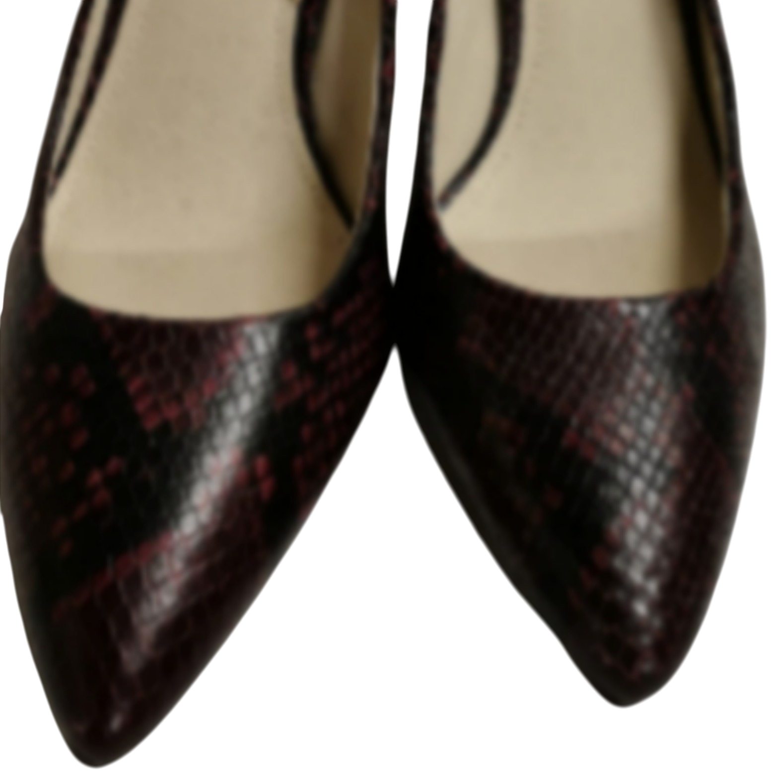Talon en cuir exotique Michael Kors avec un élégant motif serpent ( Escarpins python ) Parfait état - 120,00 € Talon en cuir exotique Michael Kors avec un élégant motif serpent ( Escarpins python ) Parfait état reconditionné disponible sur Label Emmaüs