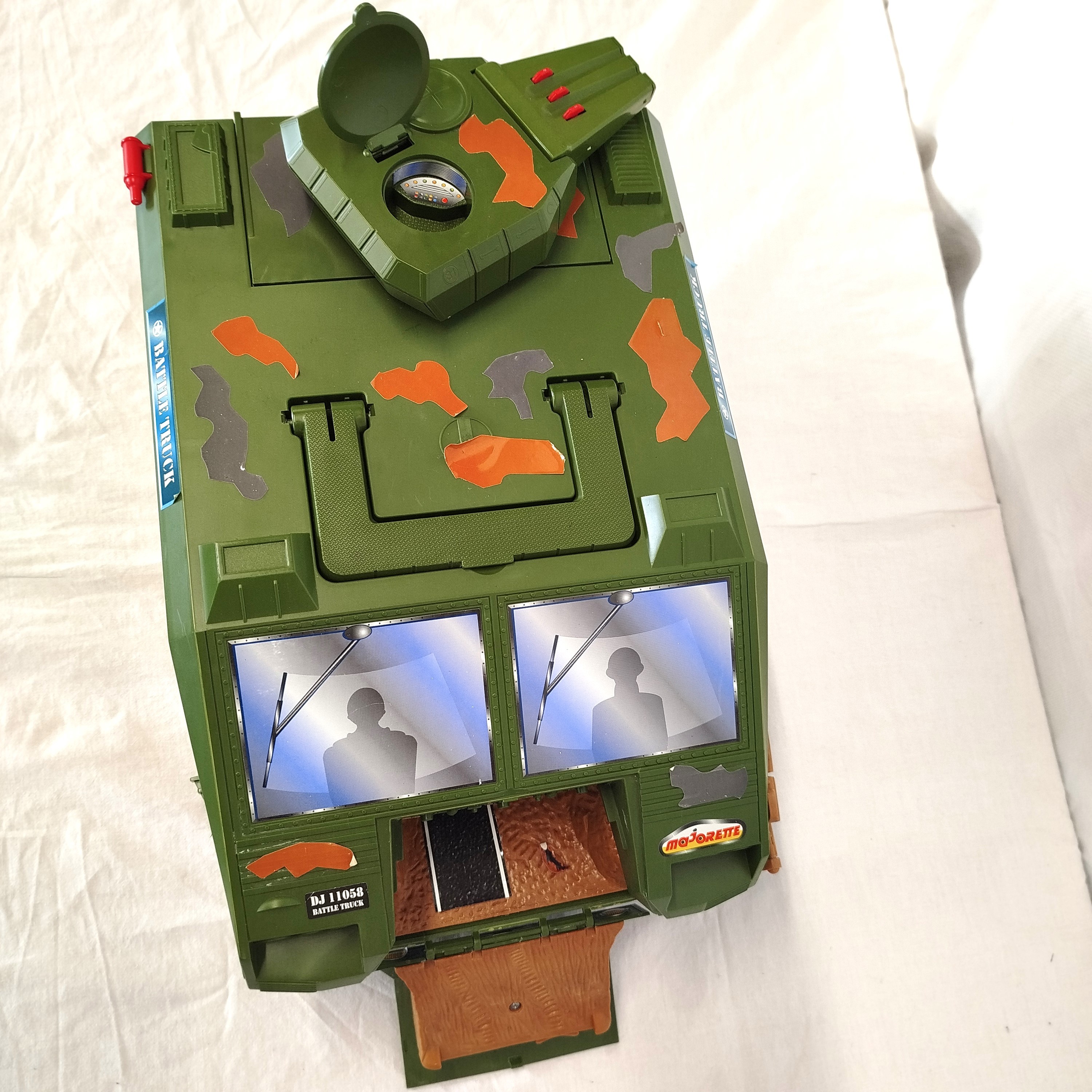 Voir photo 3 de Tank MAJORETTE squad forces Tank MAJORETTE squad forces État correct reconditionné photo 3