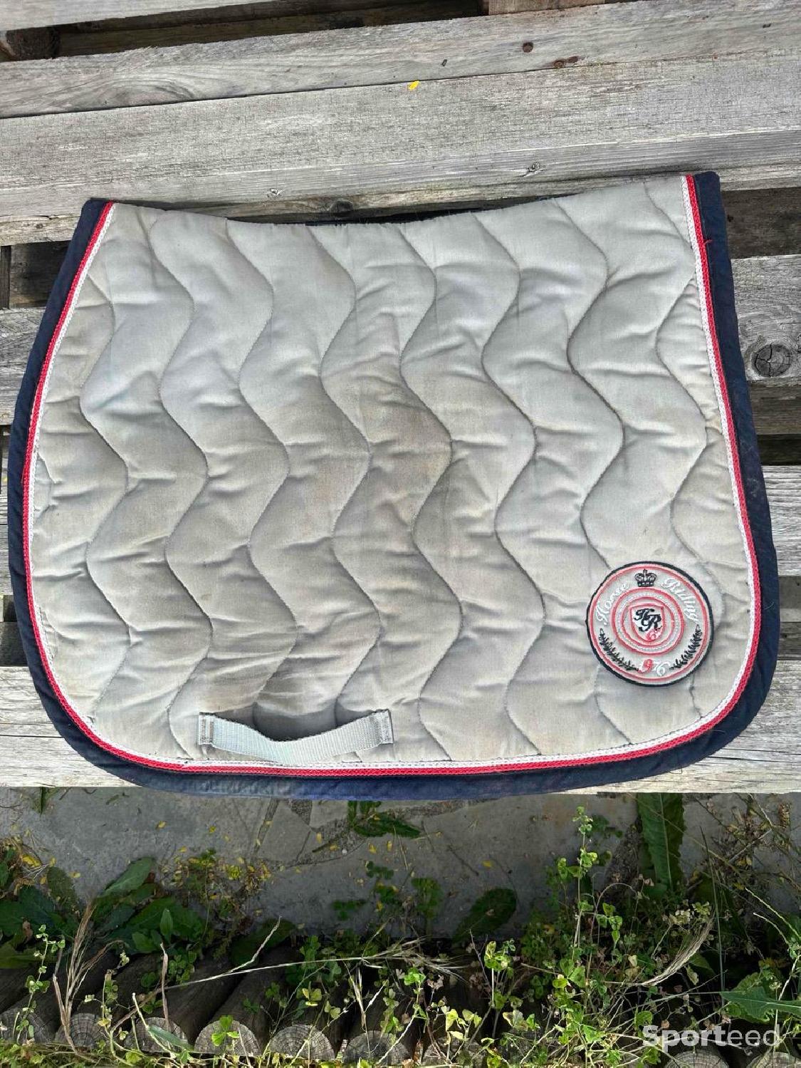 Tapis cheval Très bon état Fouganza reconditionné disponible sur Sporteed