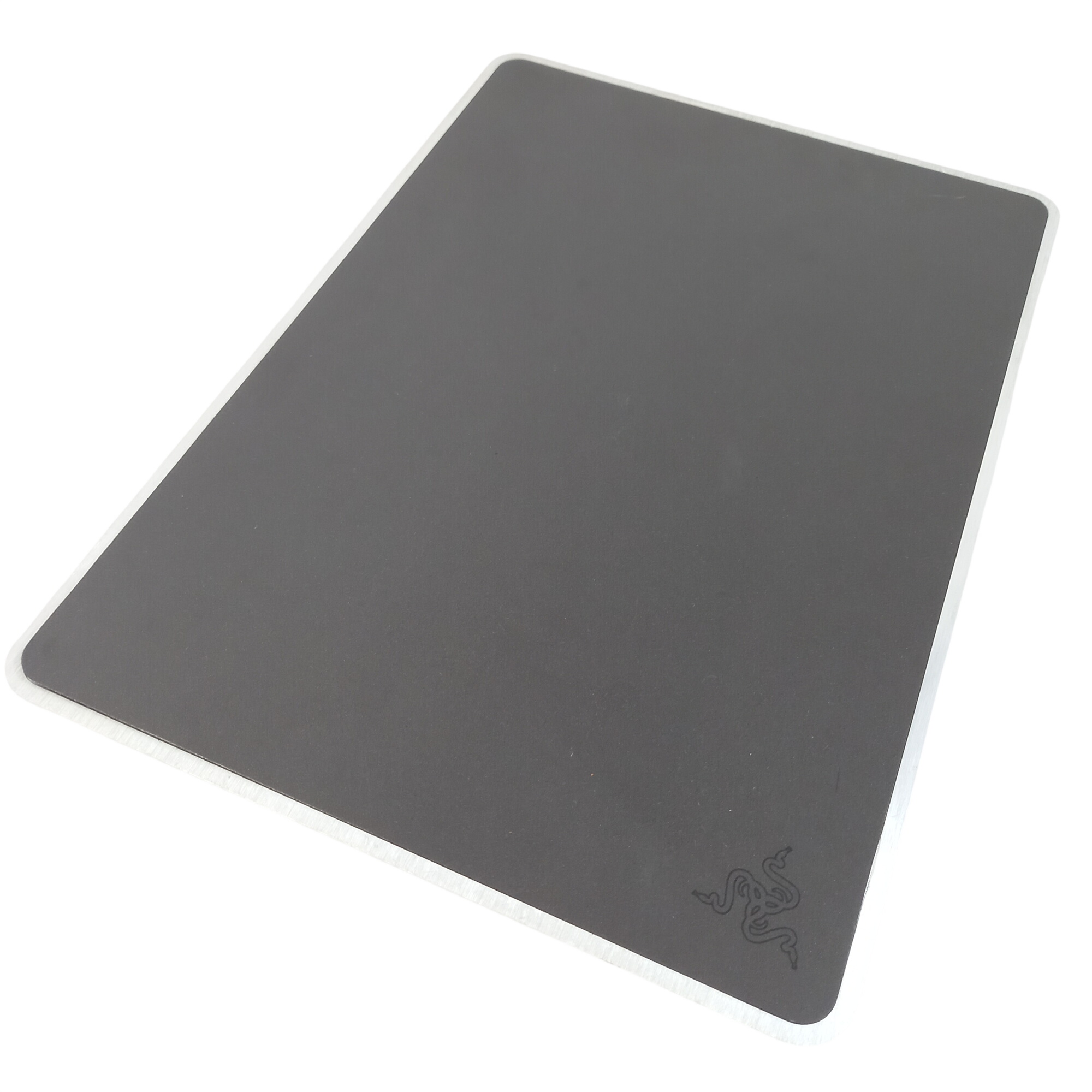 Acheter Tapis de souris d'ordinateur, à friction ultrabasse, de marque Razer très bon état - 18,40 € Tapis de souris d'ordinateur, à friction ultrabasse, de marque Razer très bon état reconditionné disponible sur Label Emmaüs