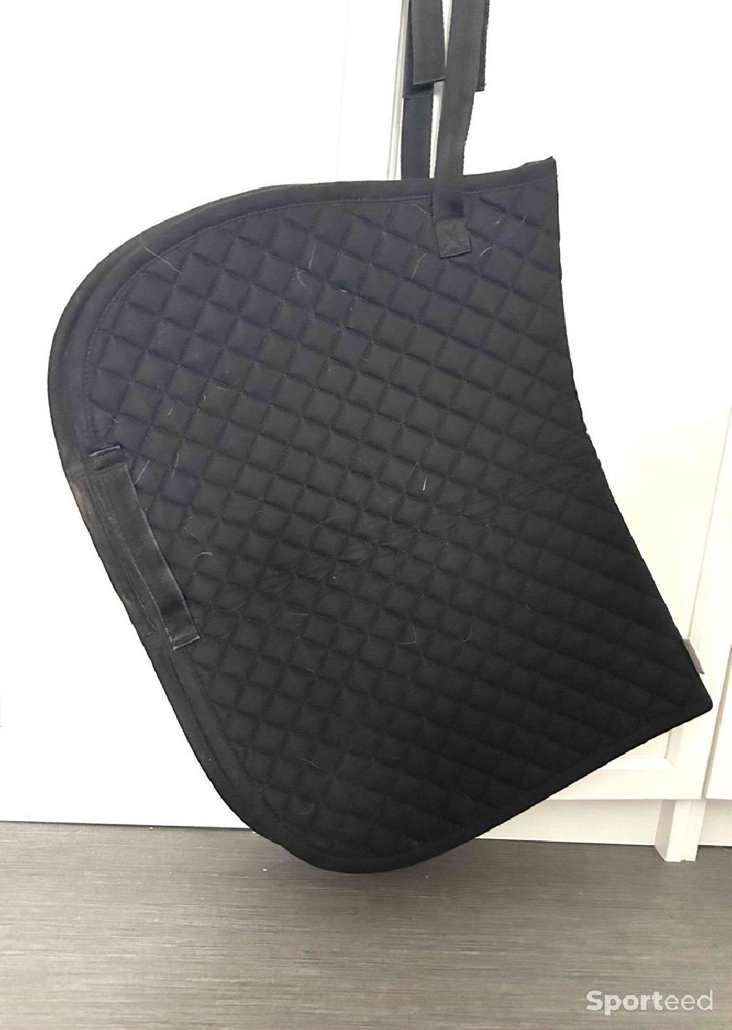 Tapis equitation Très bon état - 15,00 € Tapis equitation Très bon état N/A reconditionné disponible sur Sporteed | Dero
