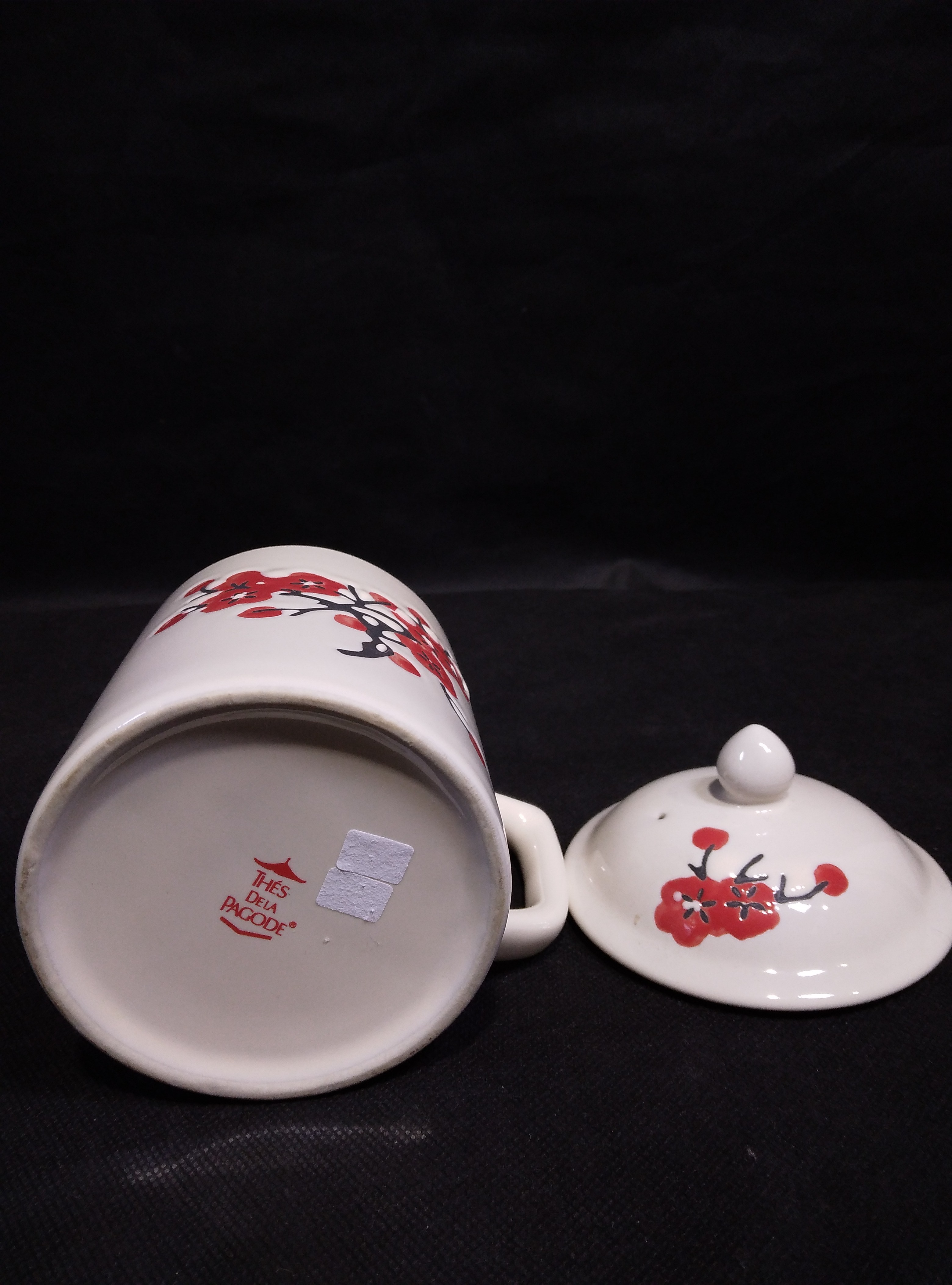 Voir photo 7 de Tasse avec couvercle motif japonais, Thés de la Pagode, Très bon état Tasse avec couvercle motif japonais, Thés de la Pagode, Très bon état Très bon état reconditionné photo 7
