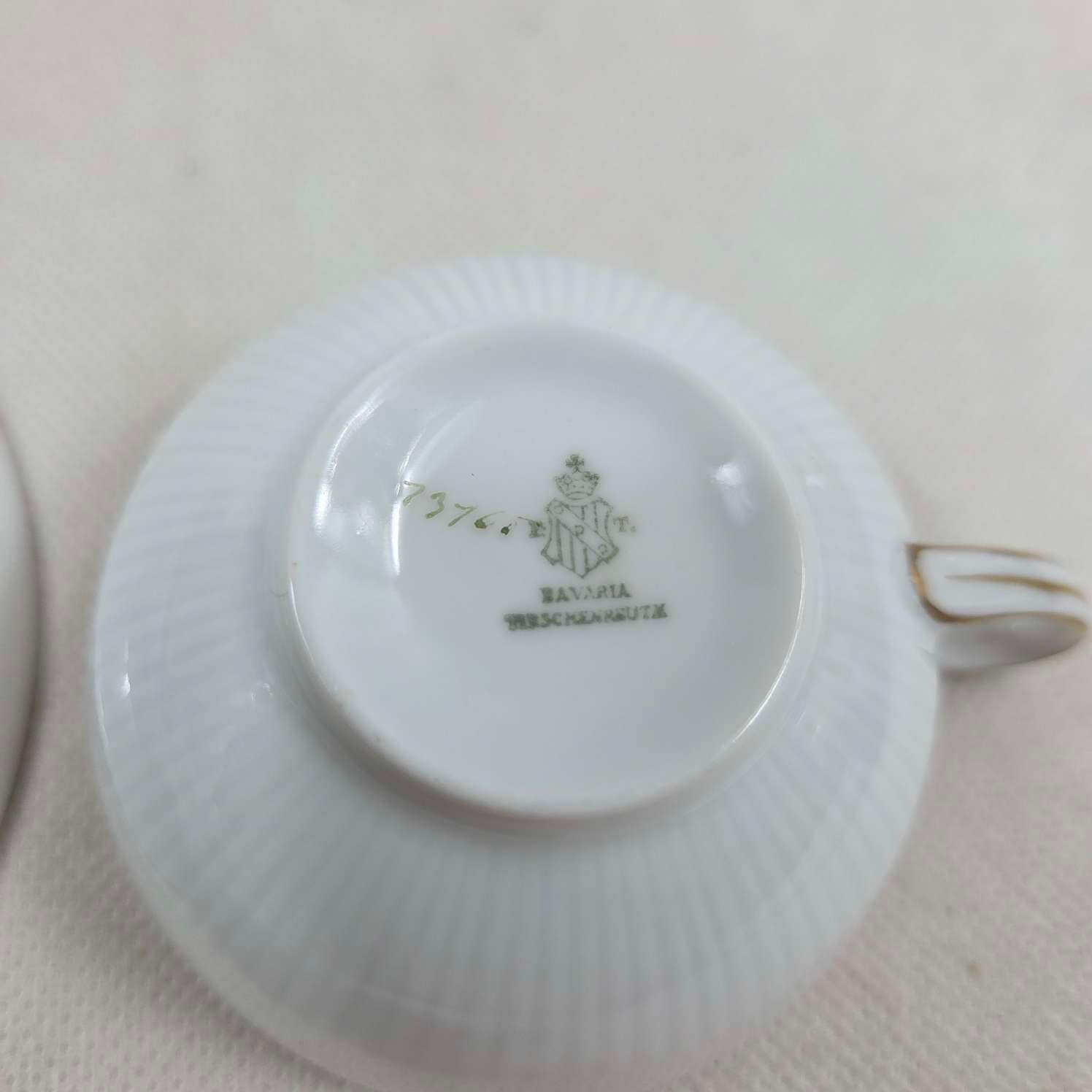 Voir photo 2 de Tasse bavaroise avec sa soucoupe Tasse bavaroise avec sa soucoupe Très bon état reconditionné photo 2