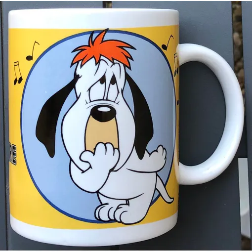 Tasse Droopy Joyeux Anniversaire, Happy Birthday, Dessin Animé, Figurine Bon état reconditionné disponible sur Rakuten