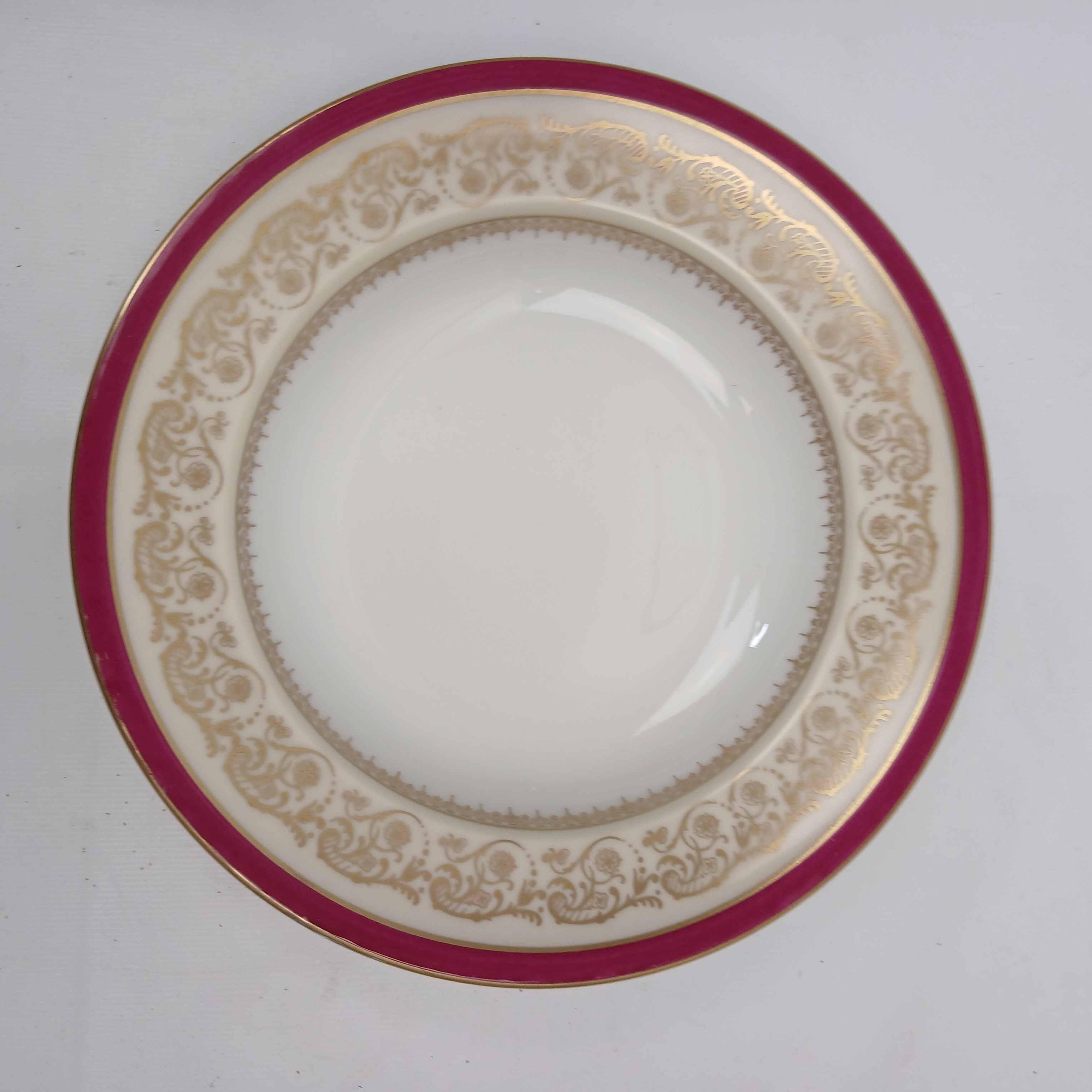 Voir photo 5 de Tasse et bol et sous tasses en porcelaine Limoges Charles Ahrenfeldt Tasse et bol et sous tasses en porcelaine Limoges Charles Ahrenfeldt Bon état reconditionné photo 5