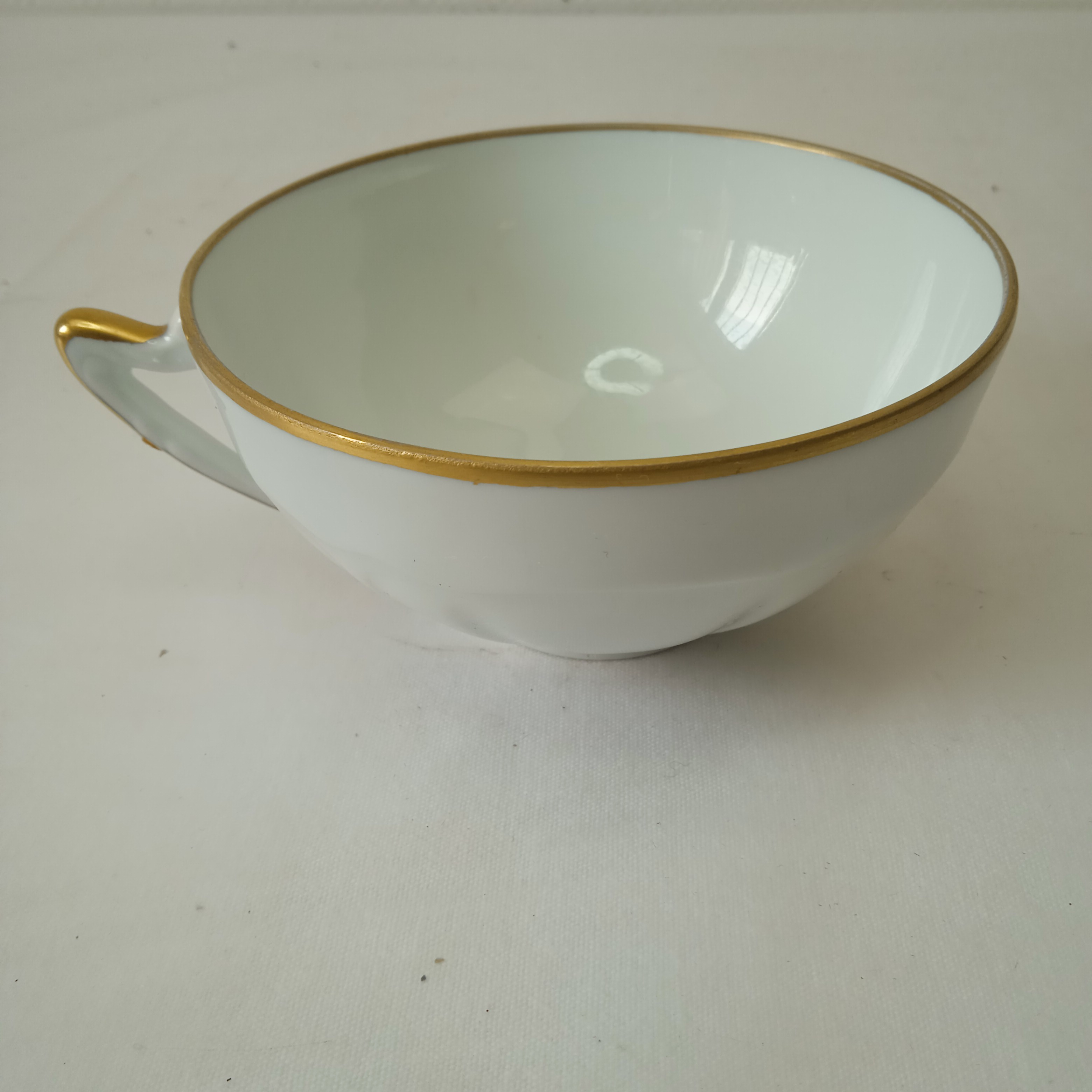 Voir photo 3 de Tasse et sous tasse à Déjeuner en Porcelaine de Limoges J. DUCHAMP Tasse et sous tasse à Déjeuner en Porcelaine de Limoges J. DUCHAMP État correct reconditionné photo 3