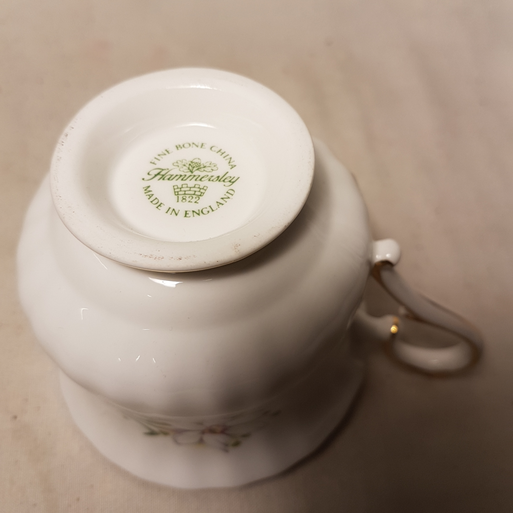 Voir photo 2 de Tasse fine bone China porcelaine Made in England Tasse fine bone China porcelaine Made in England Parfait état reconditionné photo 2