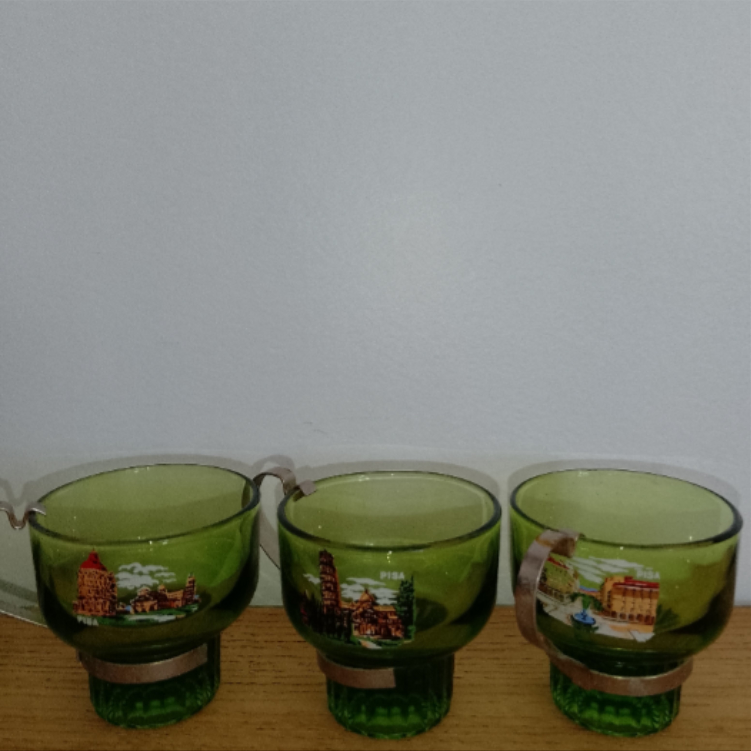 Voir photo 3 de Tasses à café en verre vert (lot de 6) - Pisa Tasses à café en verre vert (lot de 6) - Pisa Bon état reconditionné photo 3