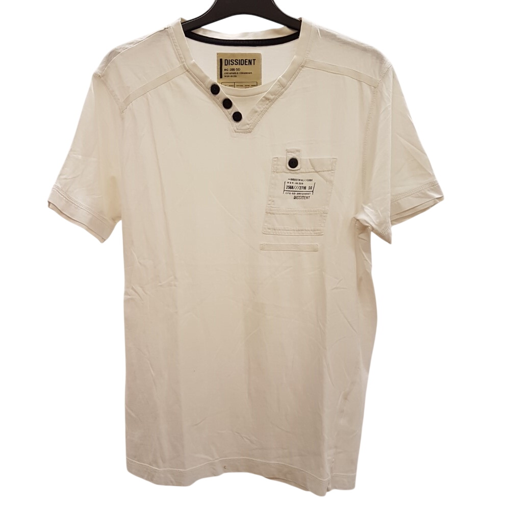 Acheter Tee-shirt blanc - DISSIDENT - taille M Très bon état - 10,00 € Tee-shirt blanc - DISSIDENT - taille M Très bon état reconditionné disponible sur Label Emmaüs