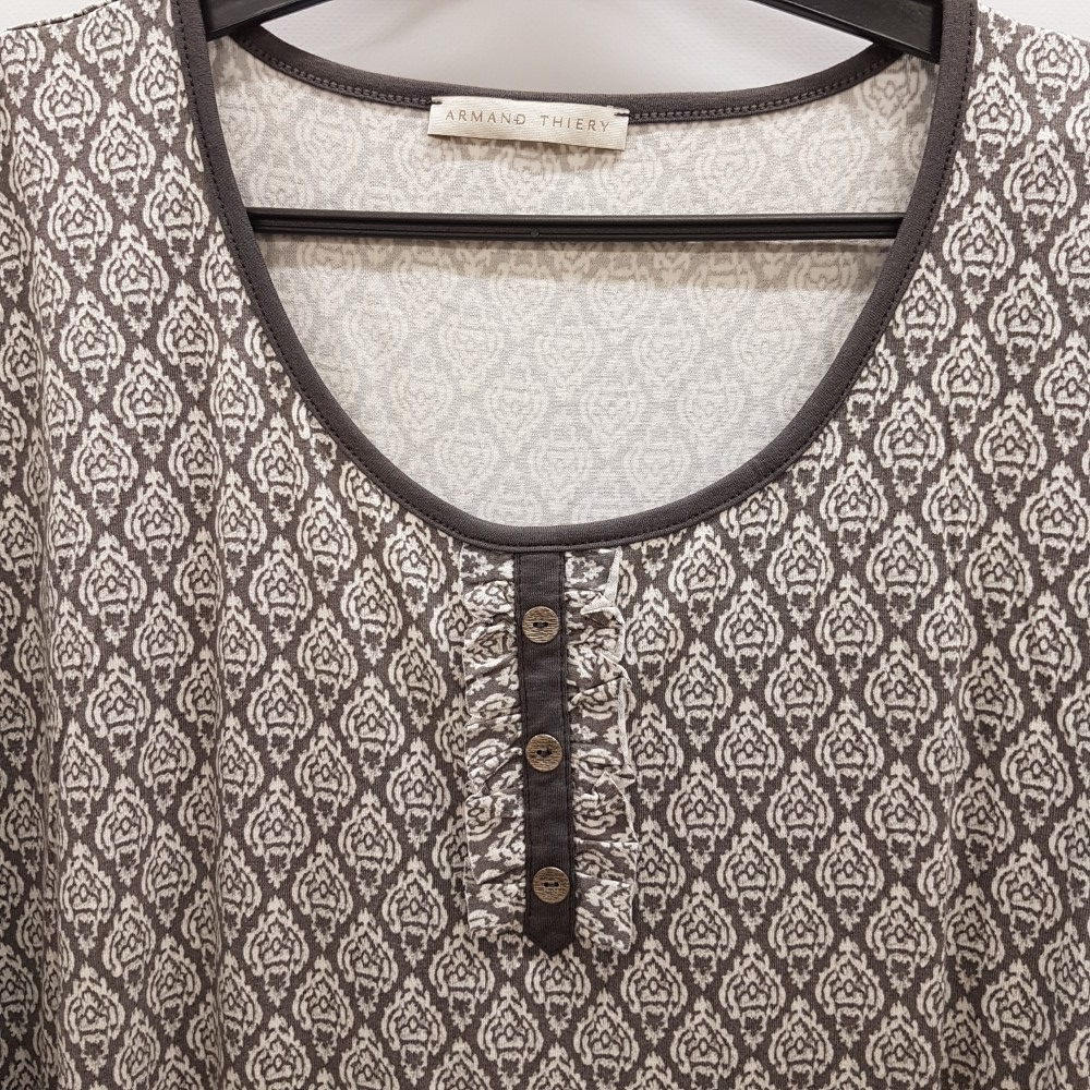 Voir photo 4 de Tee shirt oversize gris - ARMAND THIERY - Taille 50 ESTIMEE Tee shirt oversize gris - ARMAND THIERY - Taille 50 ESTIMEE Très bon état reconditionné photo 4