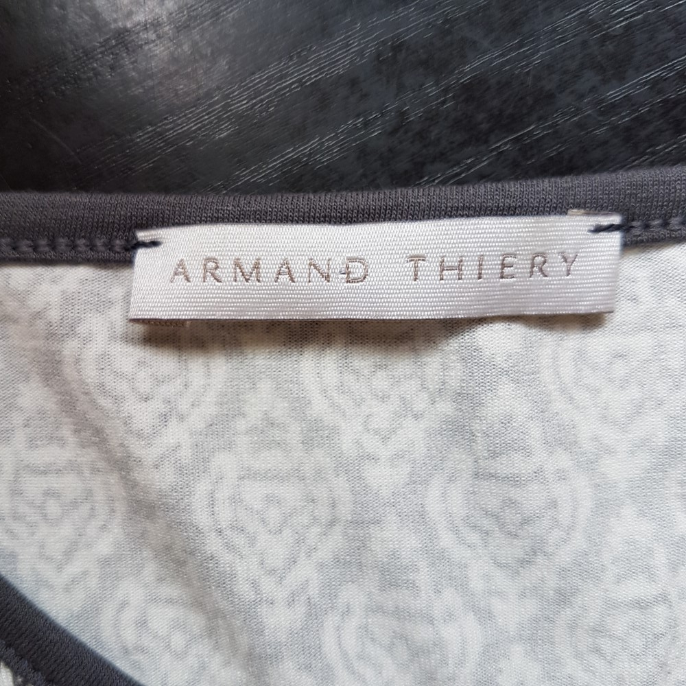 Voir photo 6 de Tee shirt oversize gris - ARMAND THIERY - Taille 50 ESTIMEE Tee shirt oversize gris - ARMAND THIERY - Taille 50 ESTIMEE Très bon état reconditionné photo 6