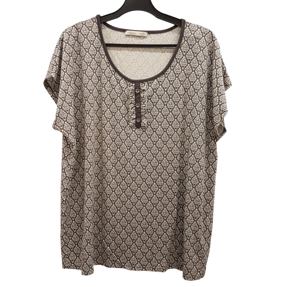 Tee shirt oversize gris - ARMAND THIERY - Taille 50 ESTIMEE Très bon état - 10,00 € Tee shirt oversize gris - ARMAND THIERY - Taille 50 ESTIMEE Très bon état reconditionné disponible sur Label Emmaüs
