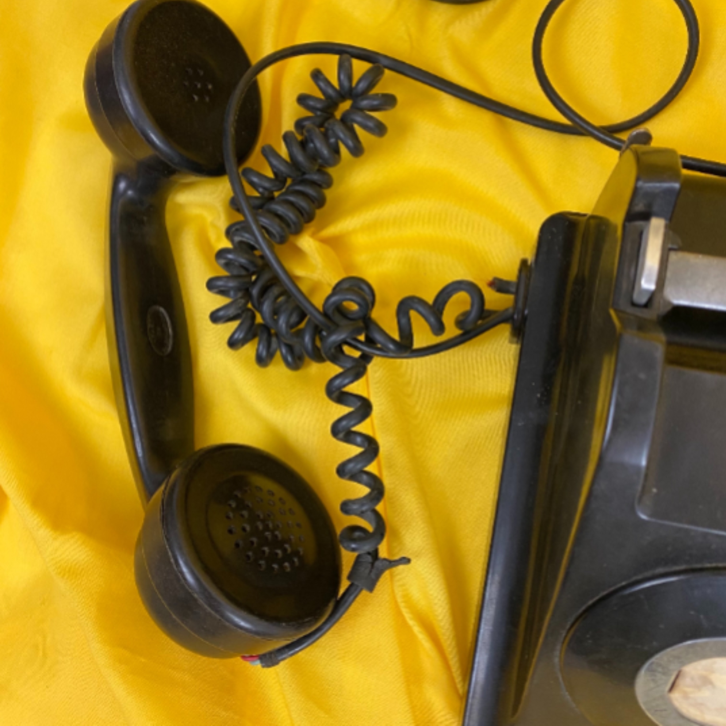 Voir photo 10 de Téléphone ancien en bakélite Téléphone ancien en bakélite Bon état reconditionné photo 10