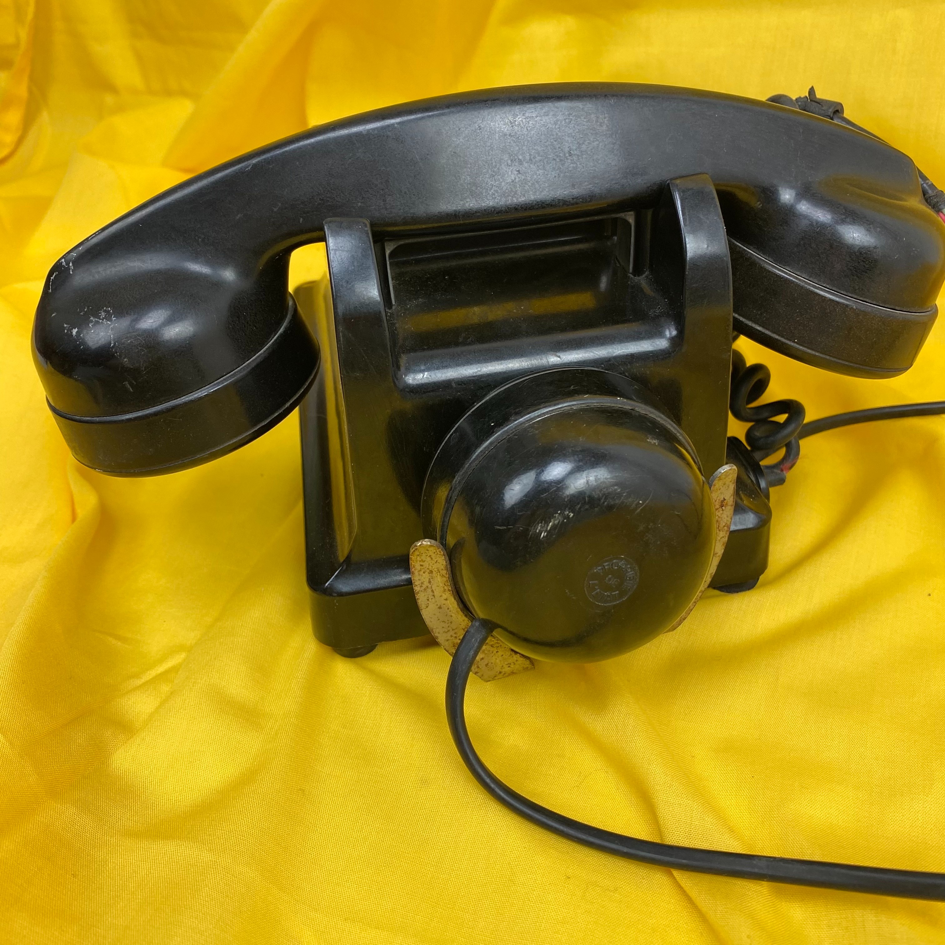 Voir photo 7 de Téléphone ancien en bakélite Téléphone ancien en bakélite Bon état reconditionné photo 7