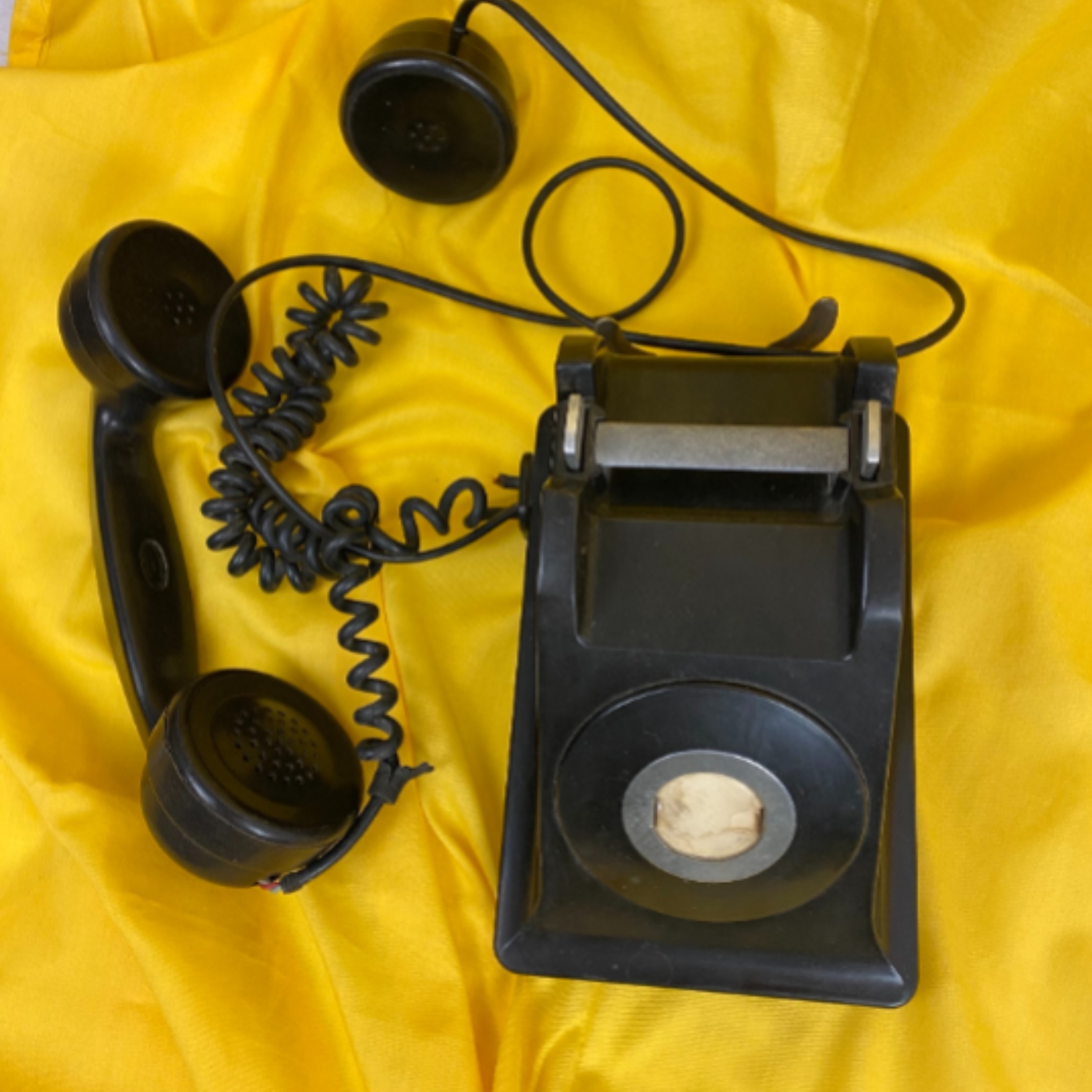 Voir photo 8 de Téléphone ancien en bakélite Téléphone ancien en bakélite Bon état reconditionné photo 8