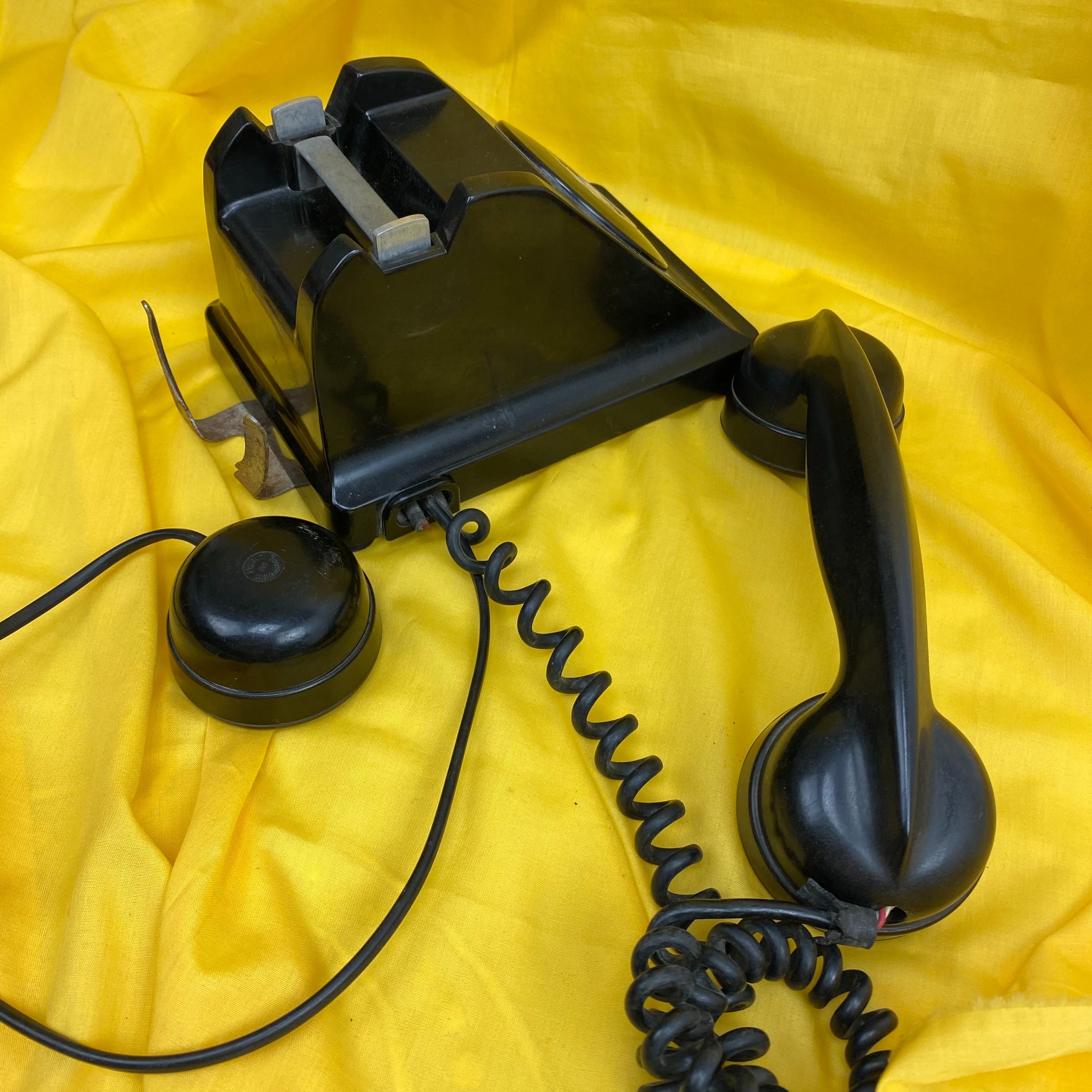 Voir photo 9 de Téléphone ancien en bakélite Téléphone ancien en bakélite Bon état reconditionné photo 9