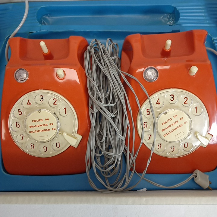 Voir photo 2 de Téléphone ancien enfant Téléphone ancien enfant Bon état reconditionné photo 2