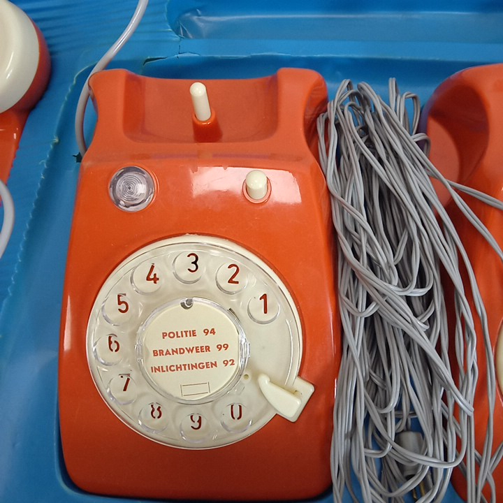 Voir photo 3 de Téléphone ancien enfant Téléphone ancien enfant Bon état reconditionné photo 3