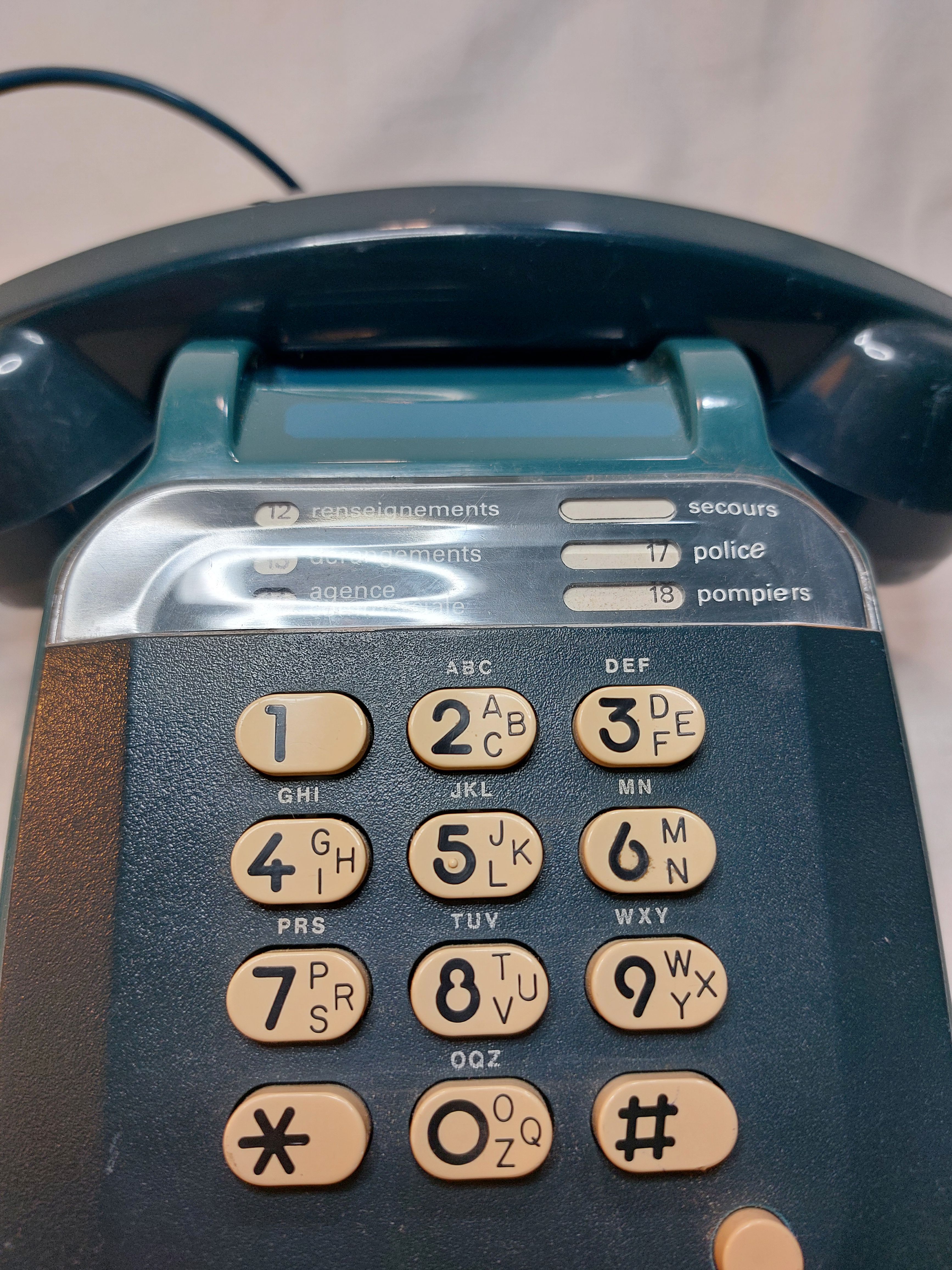 Voir photo 3 de Telephone fixe de 1983 Telephone fixe de 1983 Très bon état reconditionné photo 3