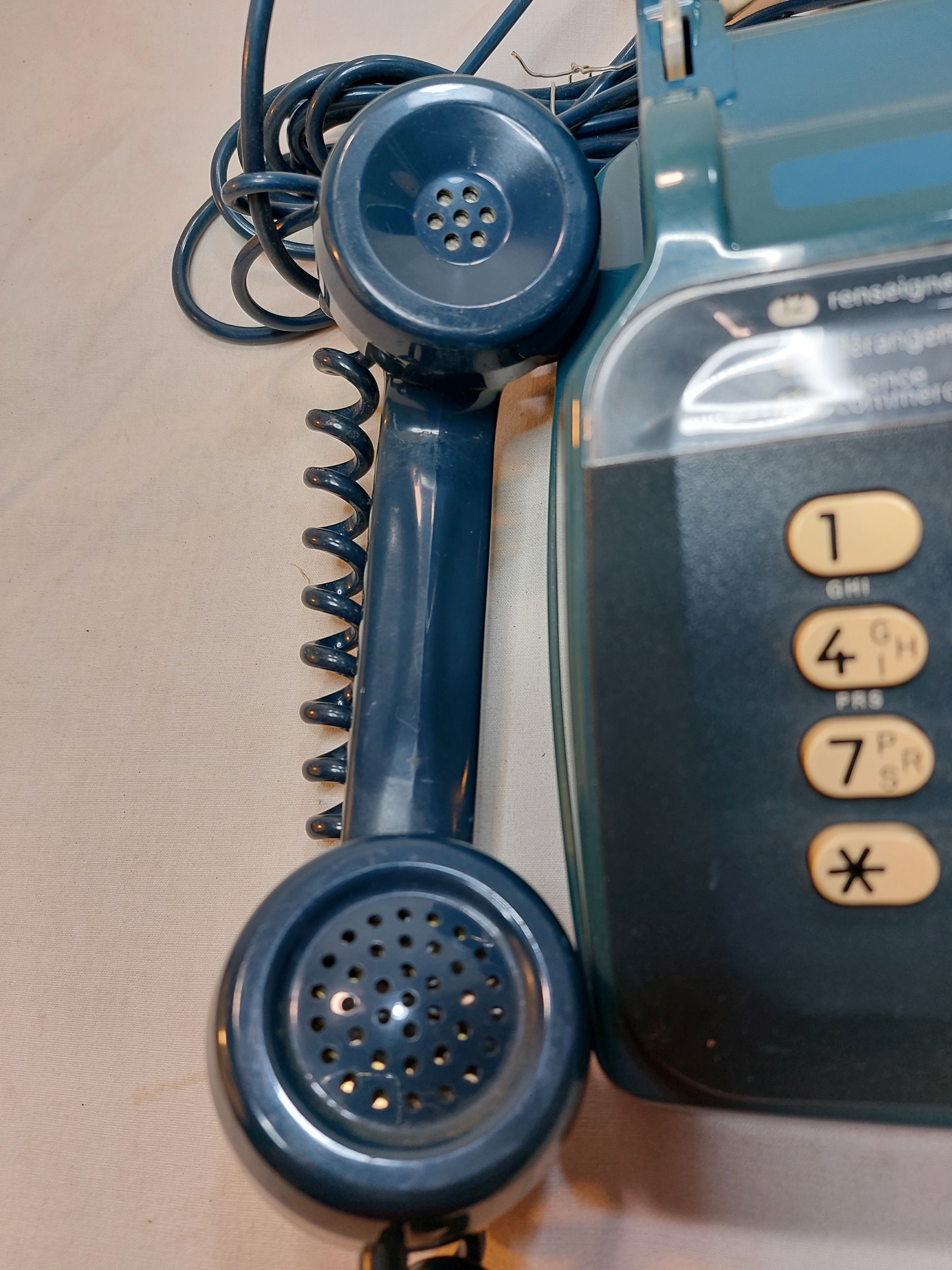 Voir photo 4 de Telephone fixe de 1983 Telephone fixe de 1983 Très bon état reconditionné photo 4